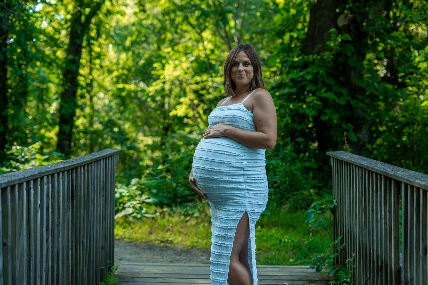 maternity photography 38 weeks pregnant at the Longfellow Wayside Inn in Sudbury, MA. Studio Joki