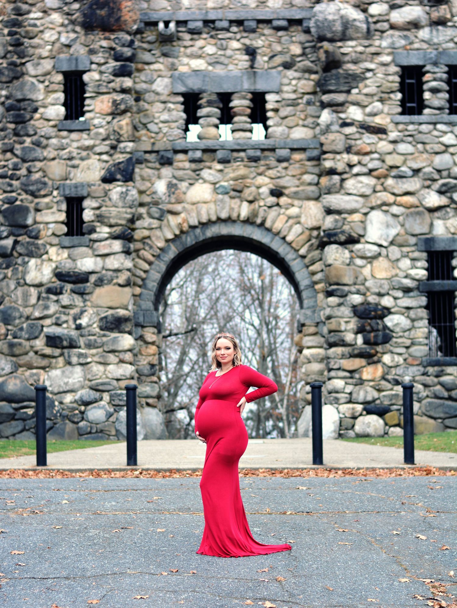 maternity photography 32 weeks pregnant posed at Bancroft Tower Worcester MA