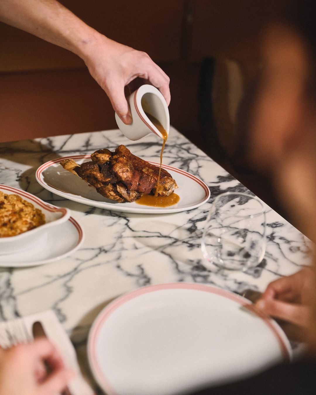 Restaurante e bar Intenso, experiência gastronómica portuguesa com pratos autorais e ambiente sofisticado indicado pelo Portugal Indica