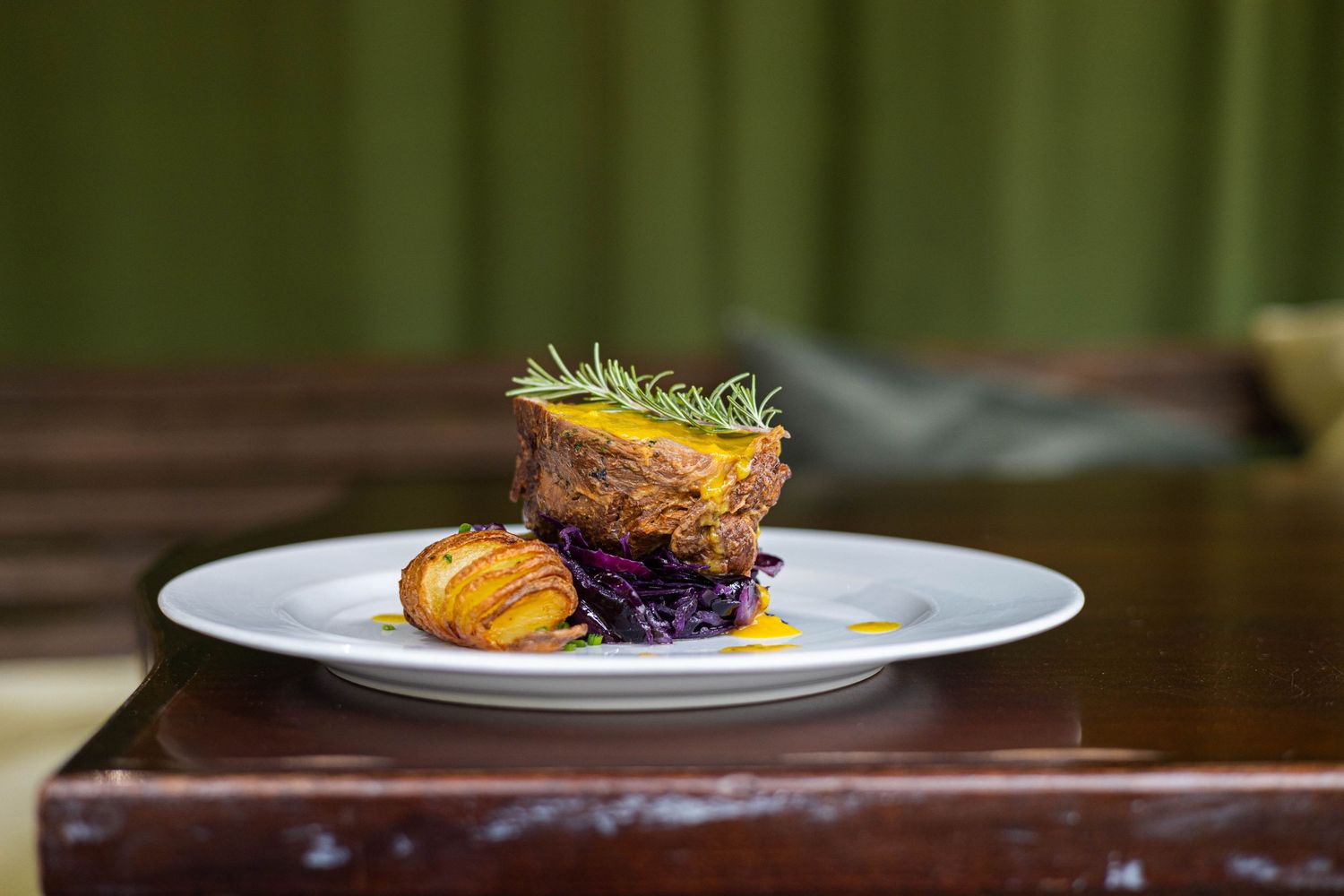 31 d’Armada em Lisboa, restaurante e bar com ambiente moderno e cozinha contemporânea, recomendado pelo Portugal Indica