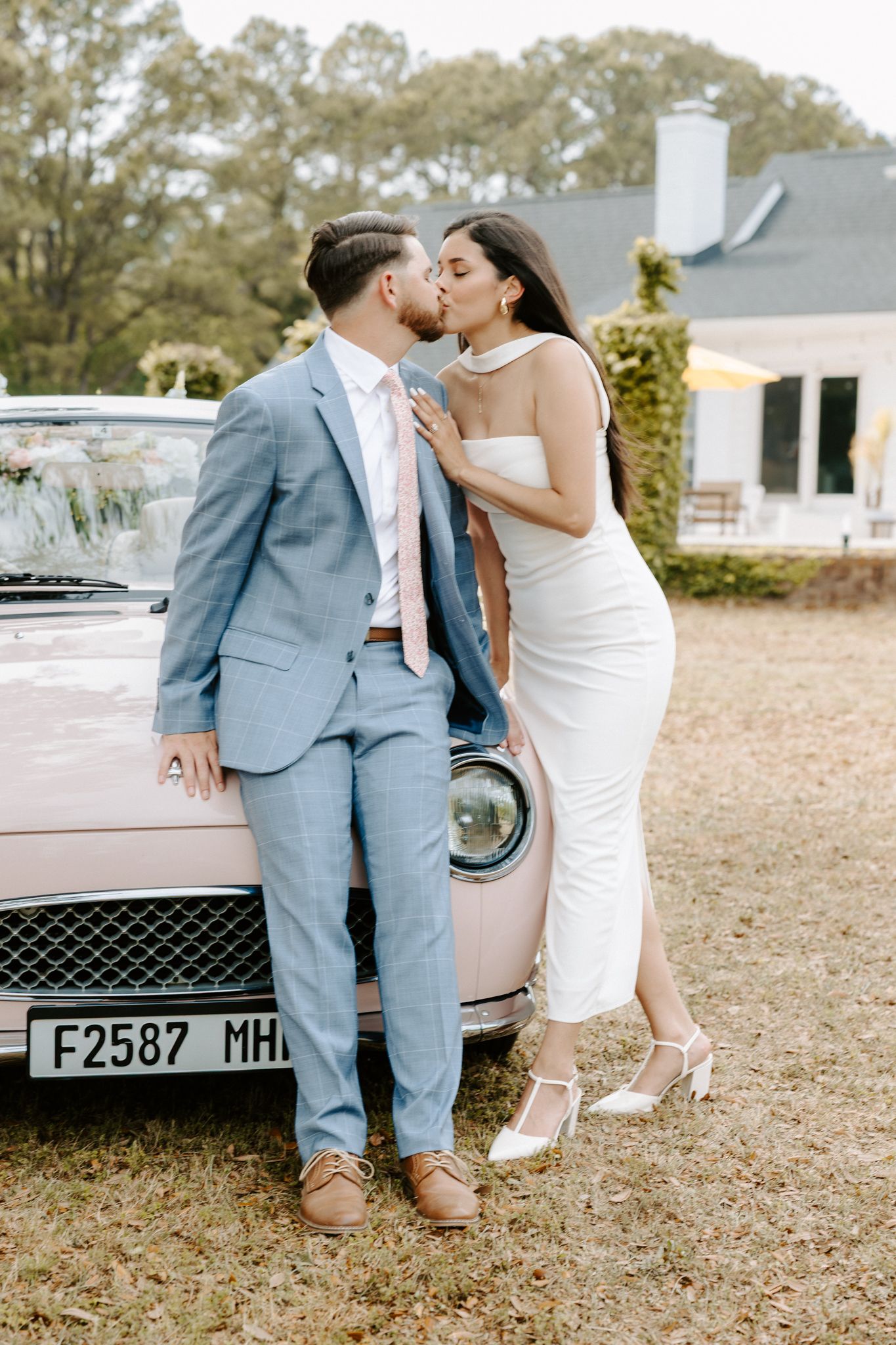 Charleston wedding/engagement/couple photos at Pine Creek Place