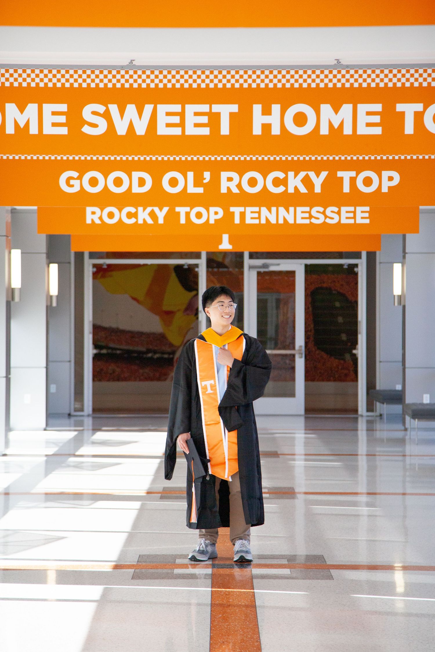 East Tennessee senior graduation photography at University of Tennessee