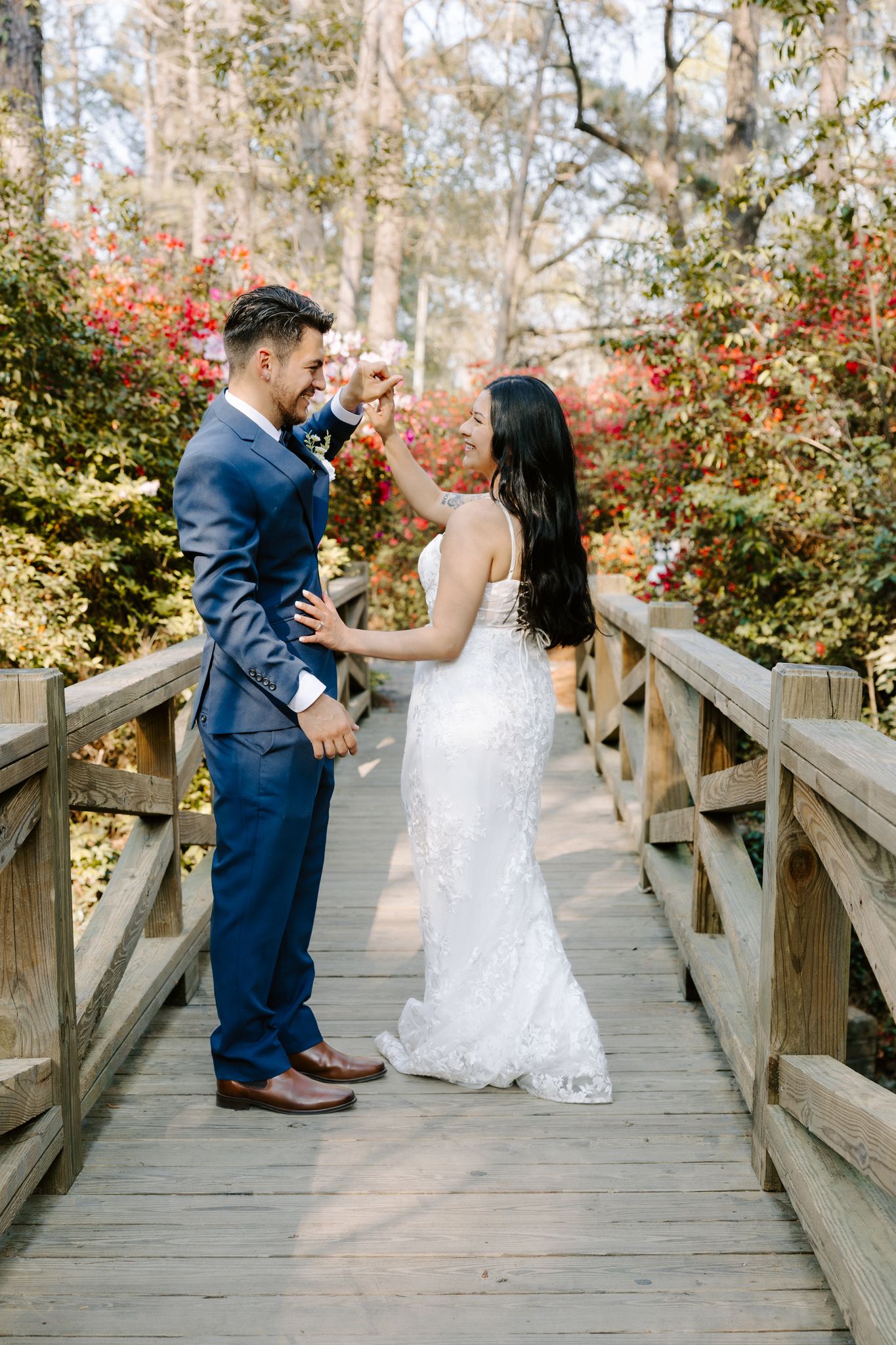 Wedding photography in Summerville, SC at Azalea Park during the spring