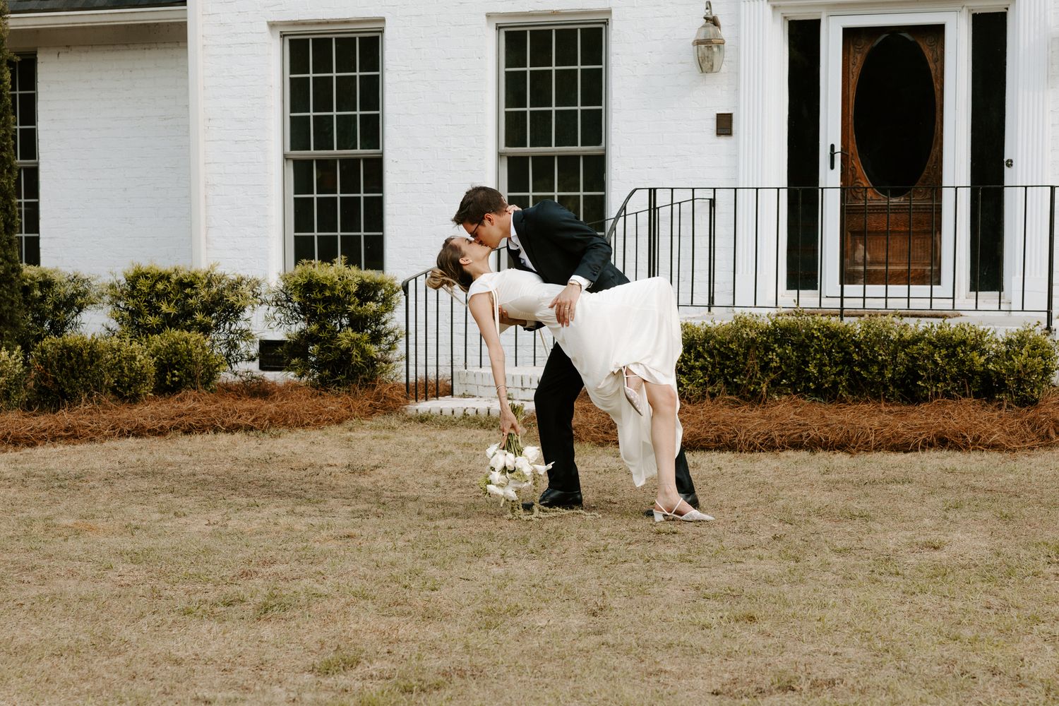 Charleston wedding/engagement/couple photos at Pine Creek Place