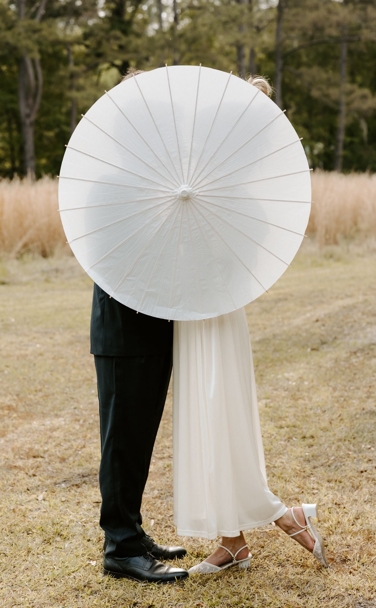 Charleston wedding/engagement/couple photos at Pine Creek Place
