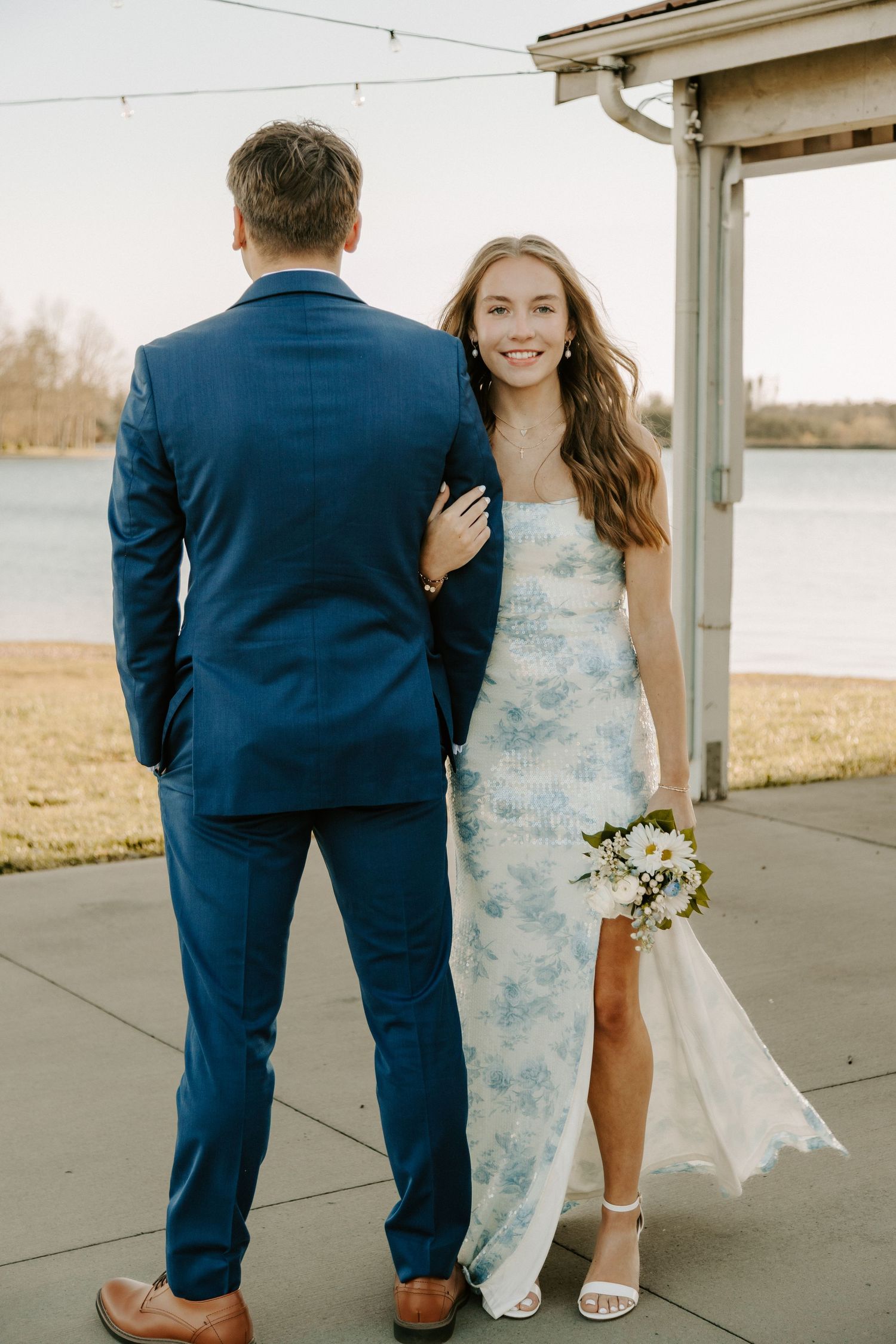 Middle Tennessee senior and prom couple's lake photography
