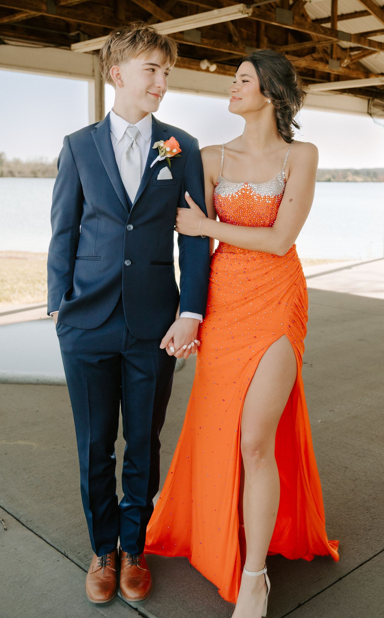Middle Tennessee senior and prom couple's lake photography