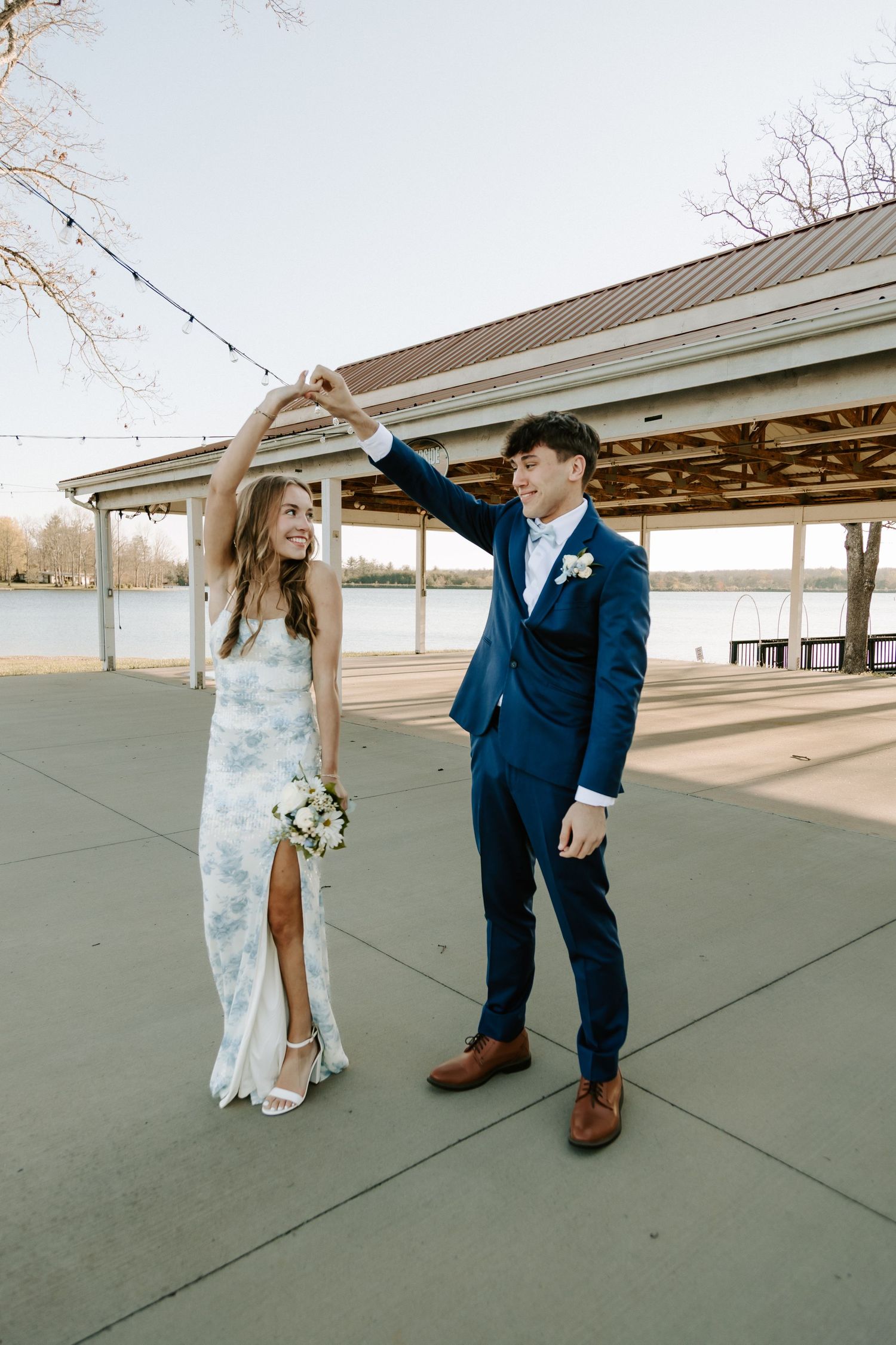 Middle Tennessee senior and prom couple's lake photography