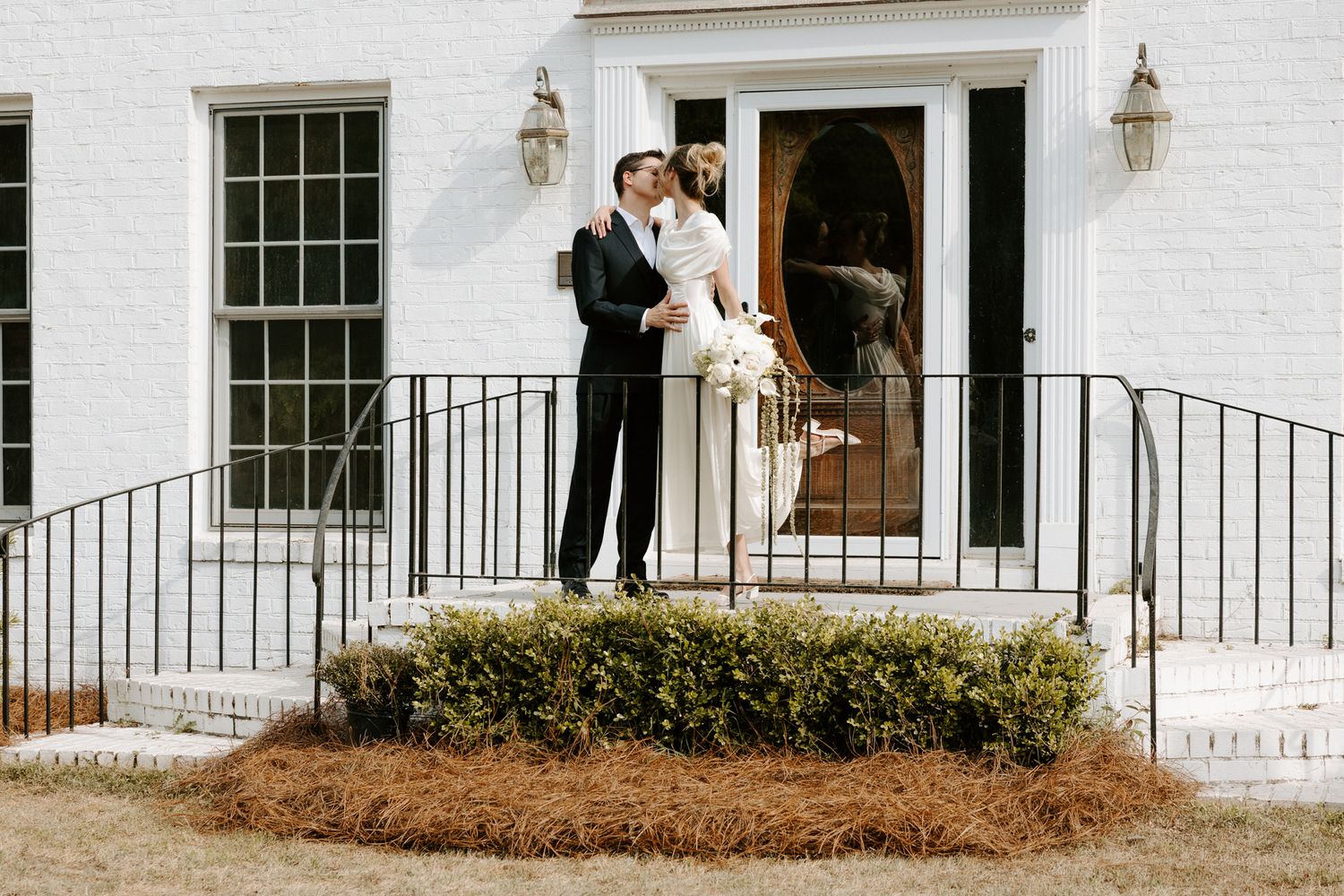 Charleston wedding/engagement/couple photos at Pine Creek Place