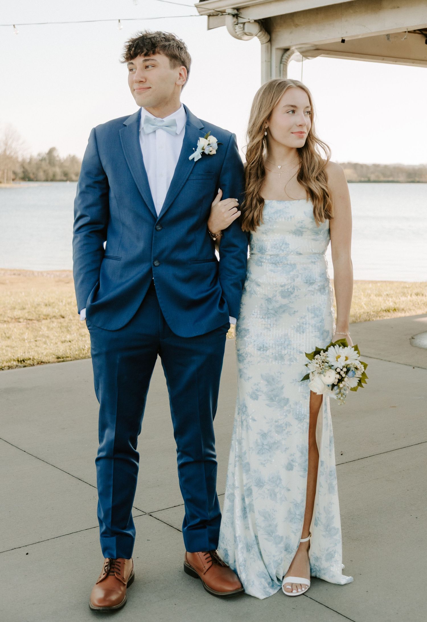 Middle Tennessee senior and prom couple's lake photography
