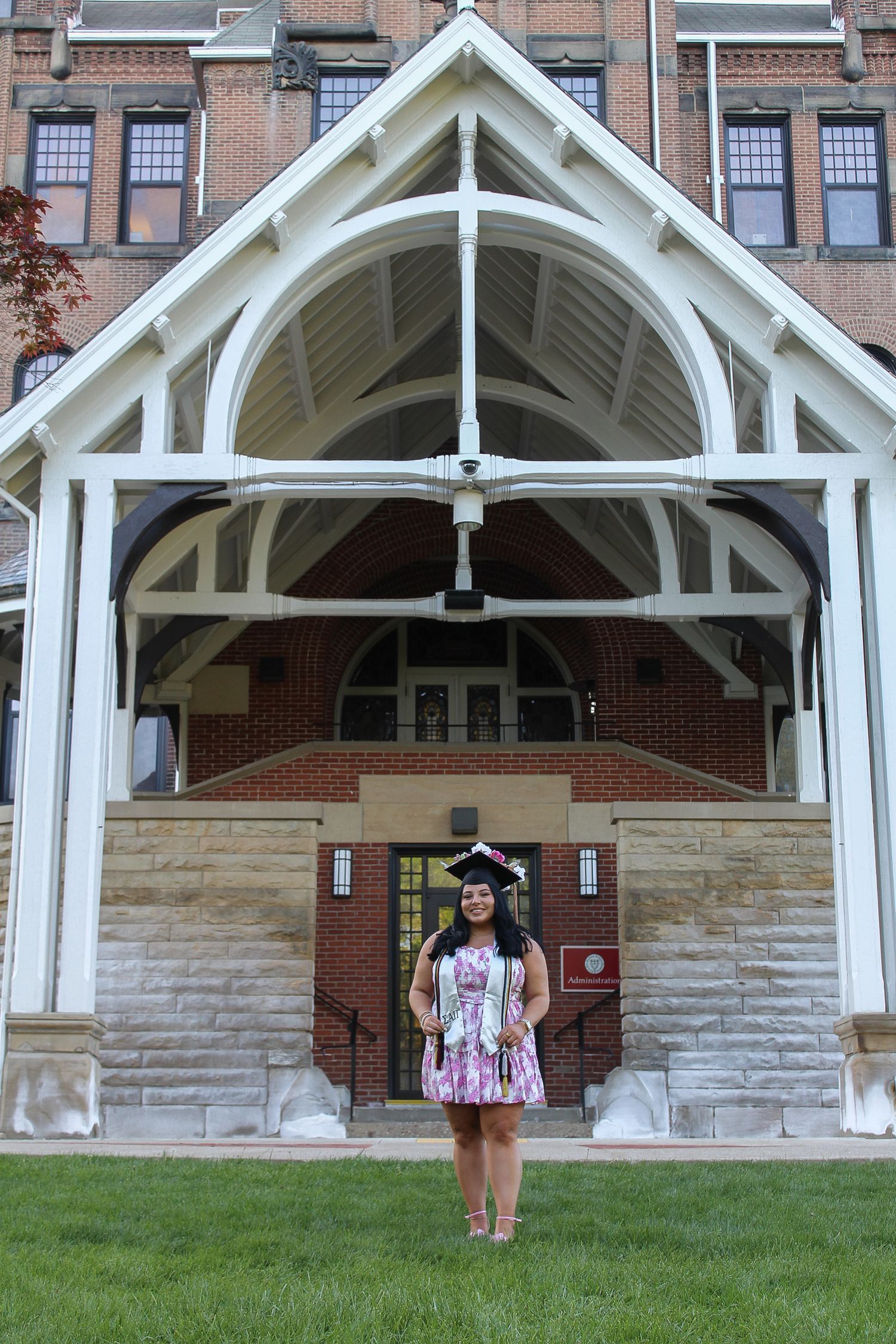 Graduation senior photos session by JLD Media.