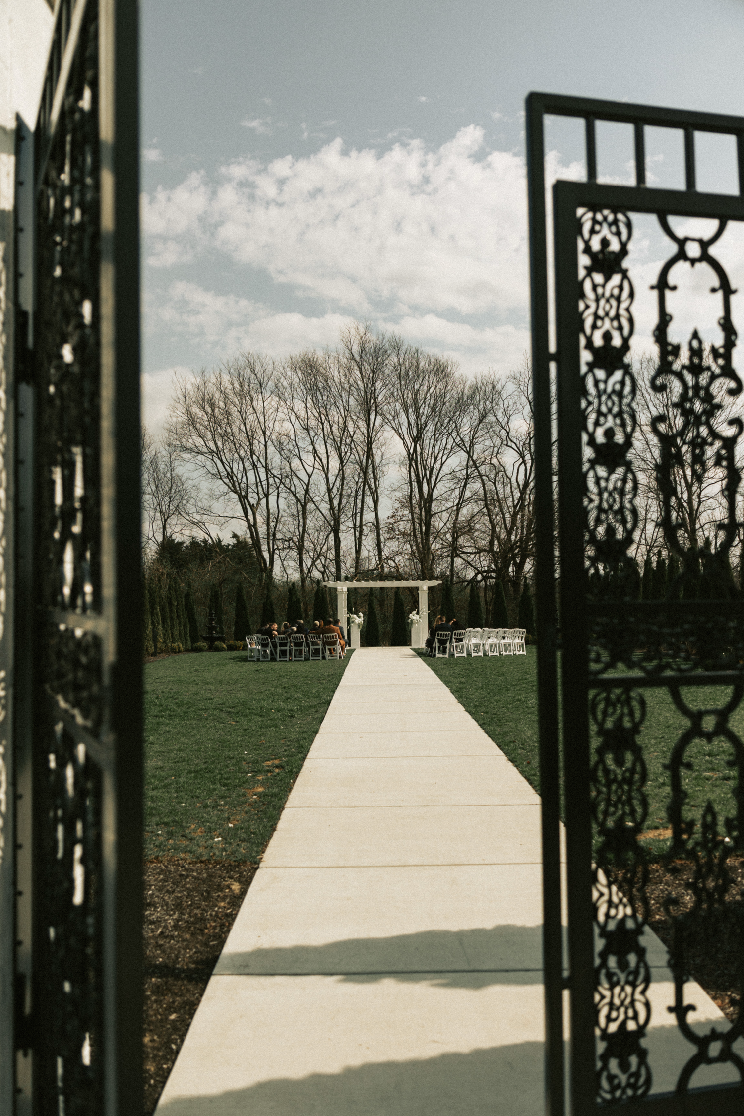 Romantic spring wedding in Columbus Ohio, Wedding at White Willow Meadows in Columbus Ohio