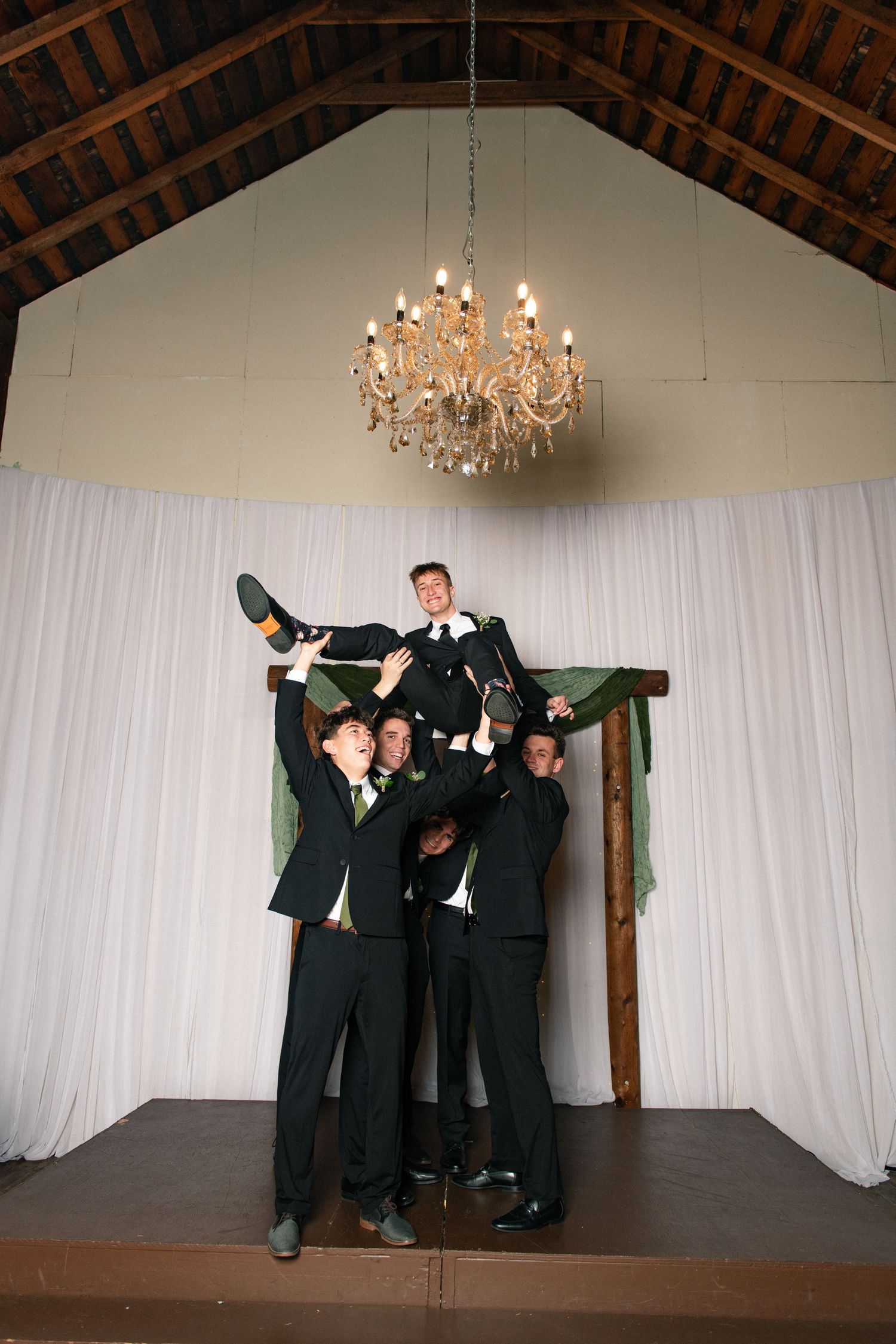 Classic, vibey wedding photography in Washington of the Pacific Northwest at Copper Gables barn during a magical winter day.
