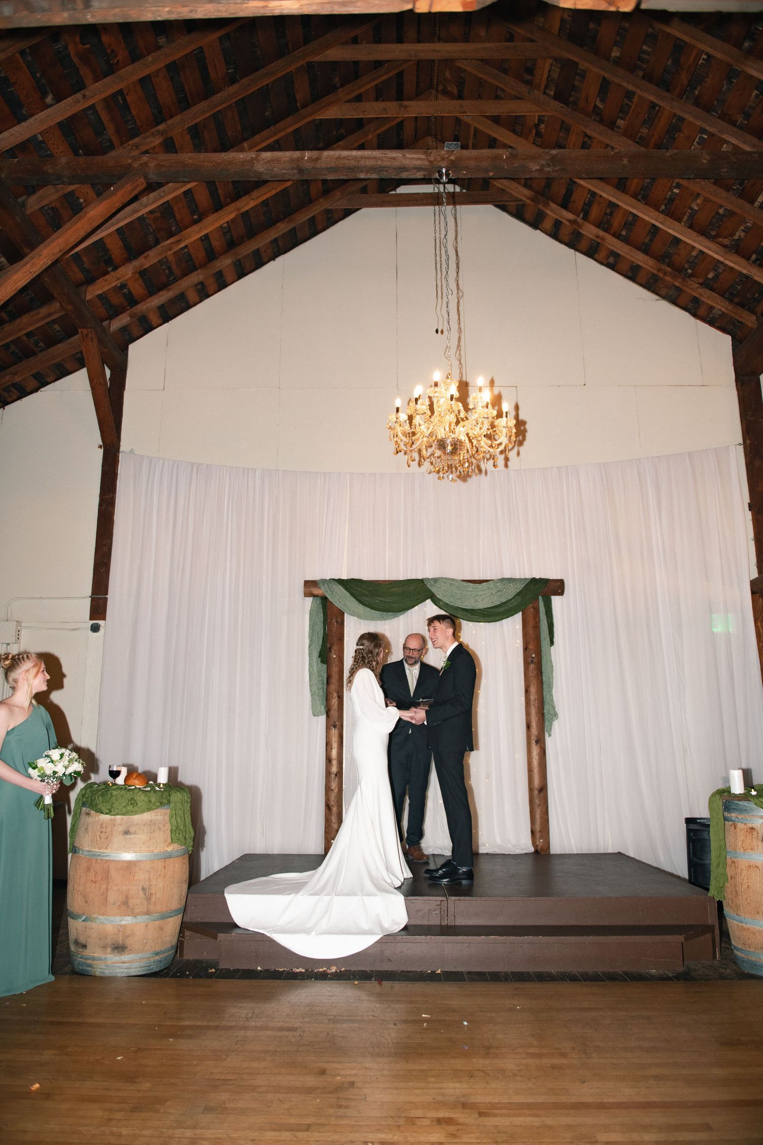 Classic, vibey wedding photography in Washington of the Pacific Northwest at Copper Gables barn during a magical winter day.