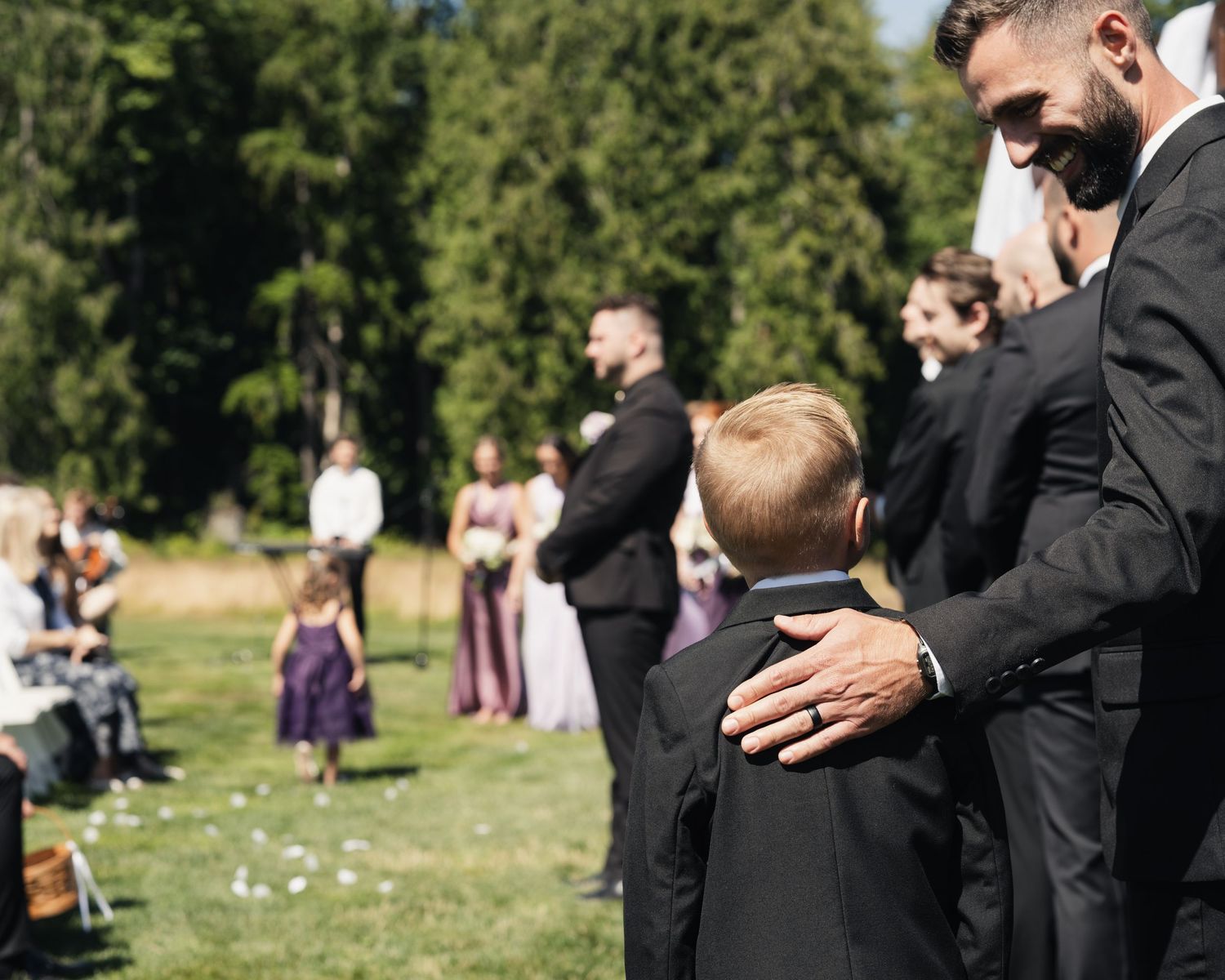 Dreamy wedding photography near Seattle, Washington at Edlynn Farm in Graham, Washington under Mt. Rainier during the summer.