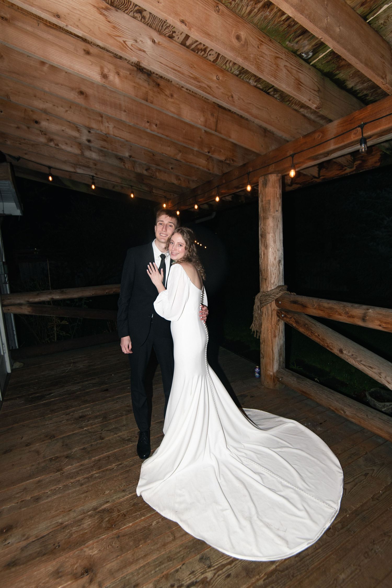 Classic, vibey wedding photography in Washington of the Pacific Northwest at Copper Gables barn during a magical winter day.
