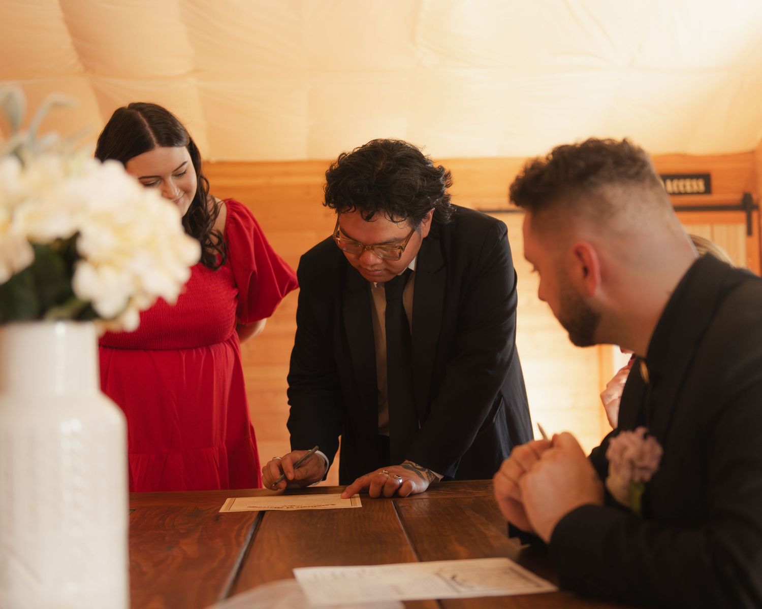 Dreamy wedding photography near Seattle, Washington at Edlynn Farm in Graham, Washington under Mt. Rainier during the summer.