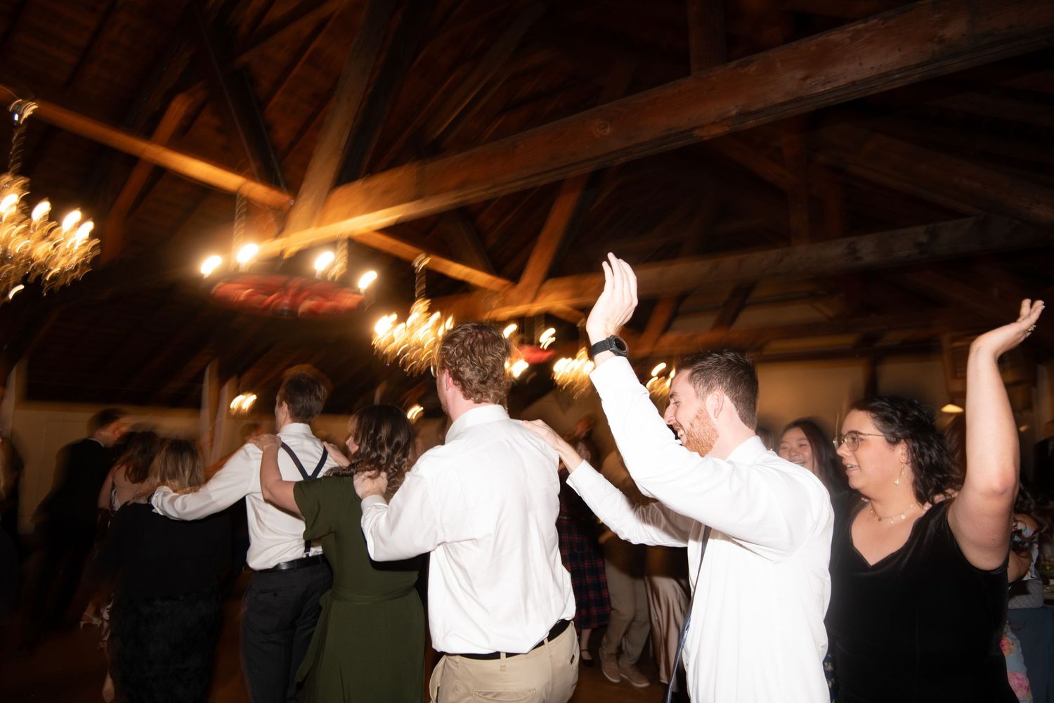 Classic, vibey wedding photography in Washington of the Pacific Northwest at Copper Gables barn during a magical winter day.