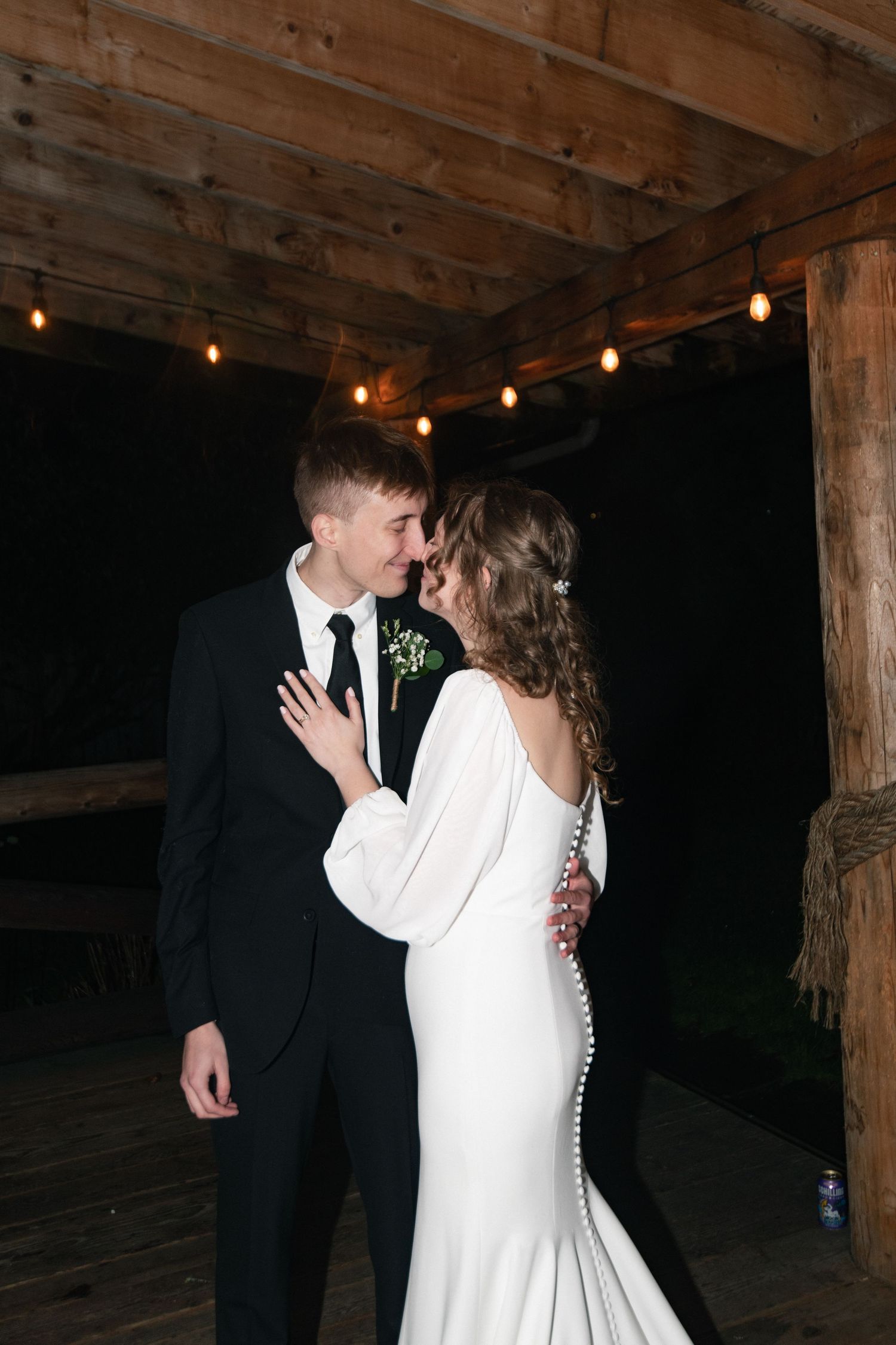 Classic, vibey wedding photography in Washington of the Pacific Northwest at Copper Gables barn during a magical winter day.