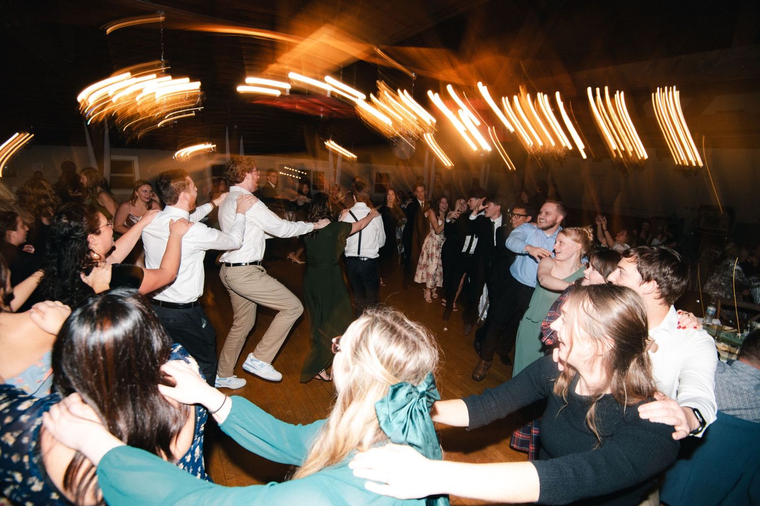 Classic, vibey wedding photography in Washington of the Pacific Northwest at Copper Gables barn during a magical winter day.
