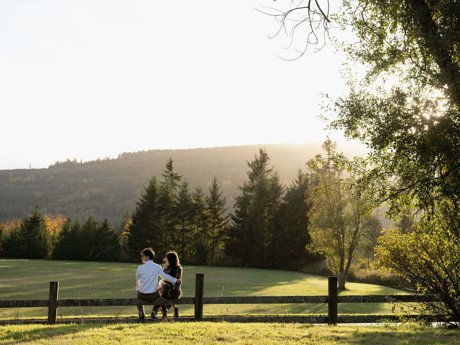 Dreamy engagement photos near Seattle, Washington in Mount Vernon, Washington during the fall.
