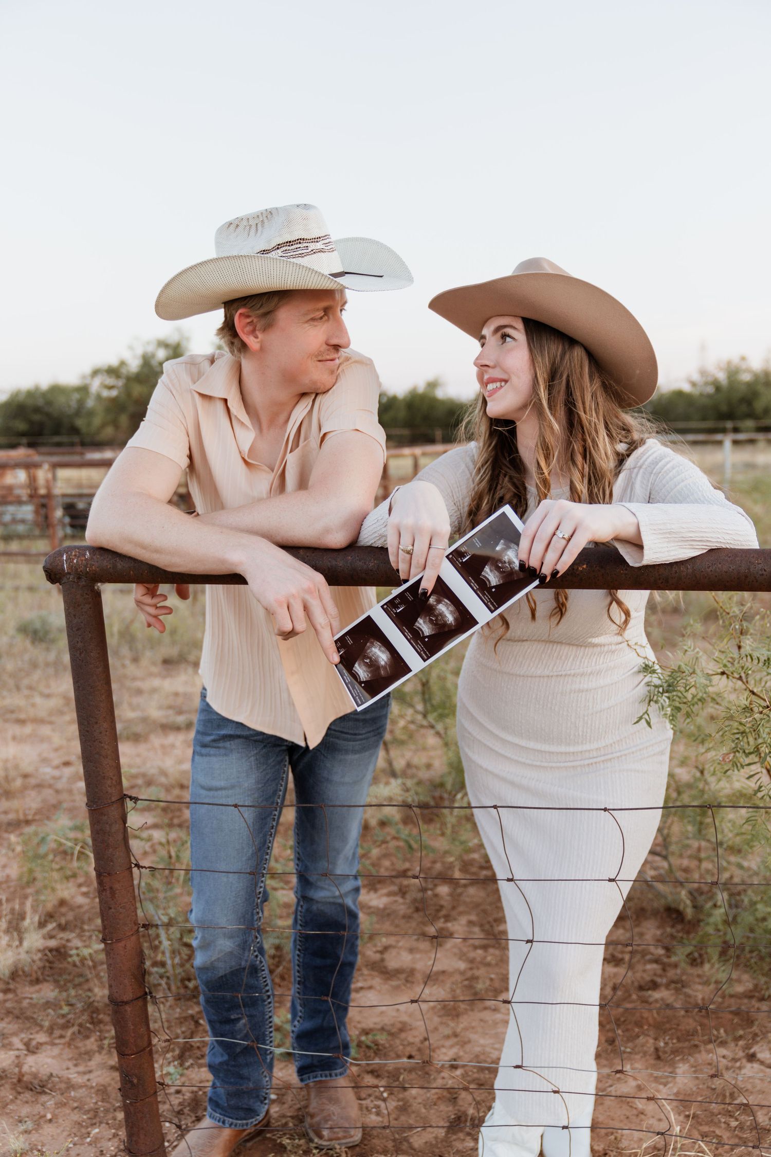 Maternity session of west Texas couple in Sweetwater, Texas