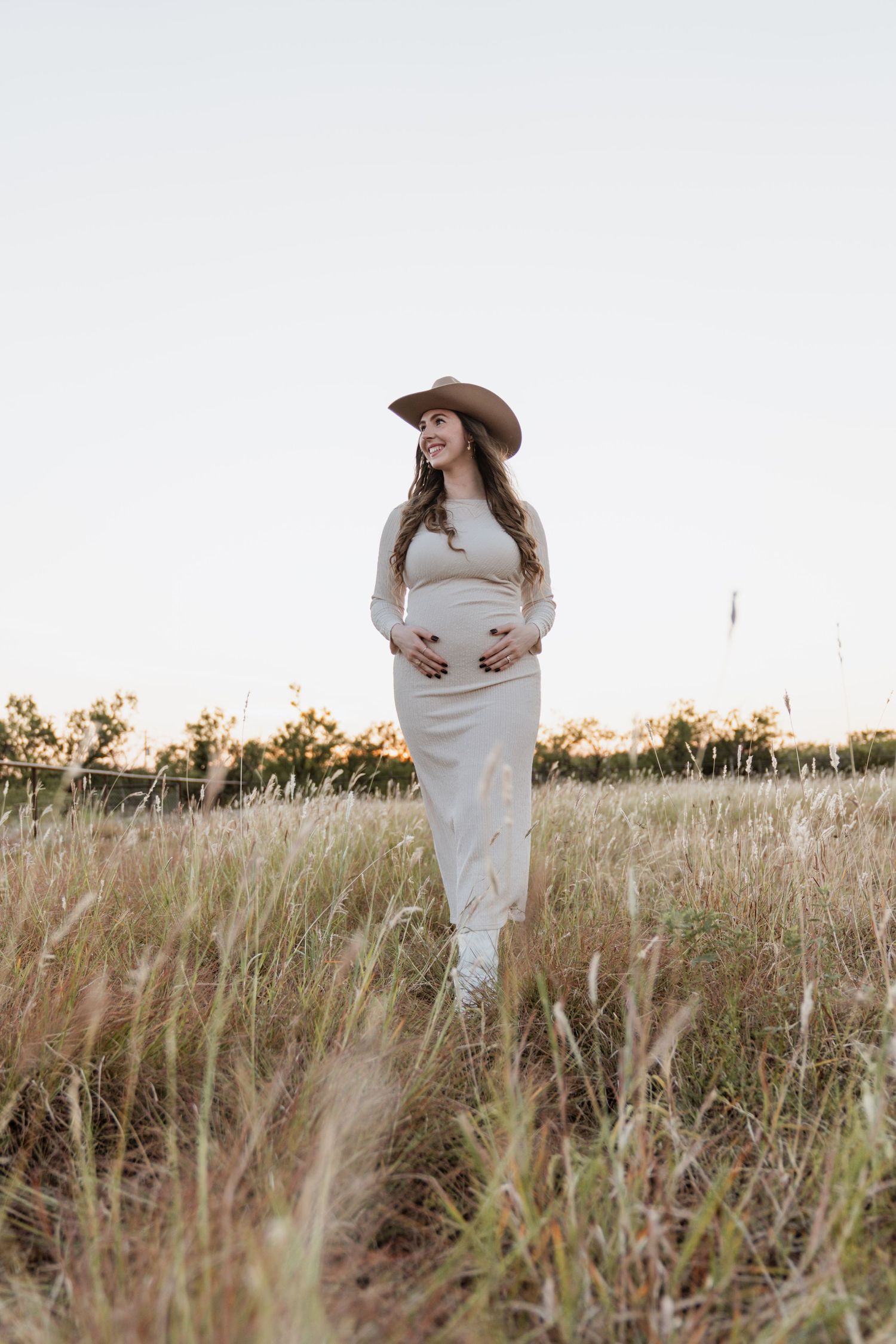 Country Maternity session in Sweetwater, Texas with Rachel Nicole Photography