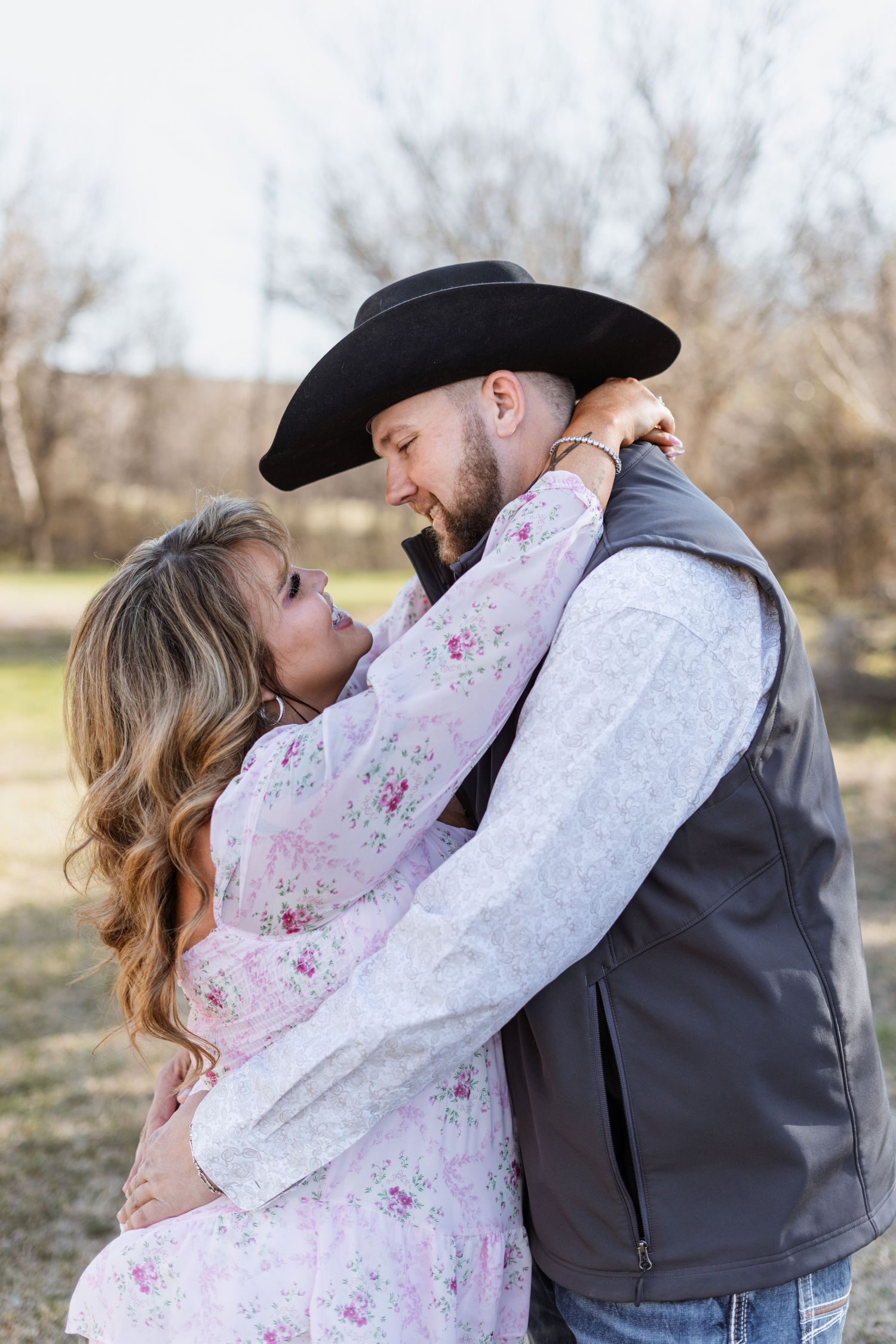 Couple session at sunset in Abilene, Texas with Rachel Nicole Photography