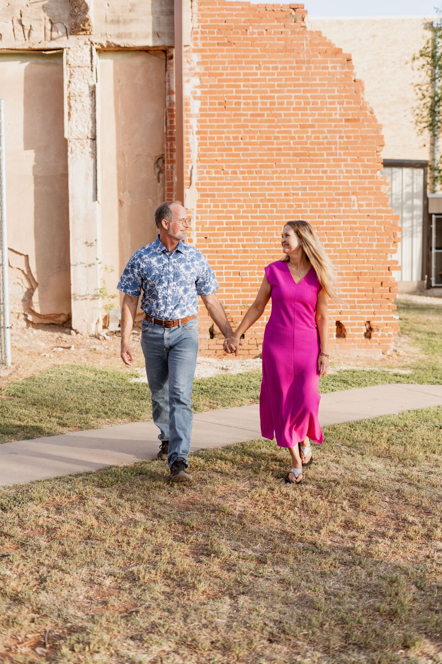 Engagement session of sweet couple in Abilene, Texas