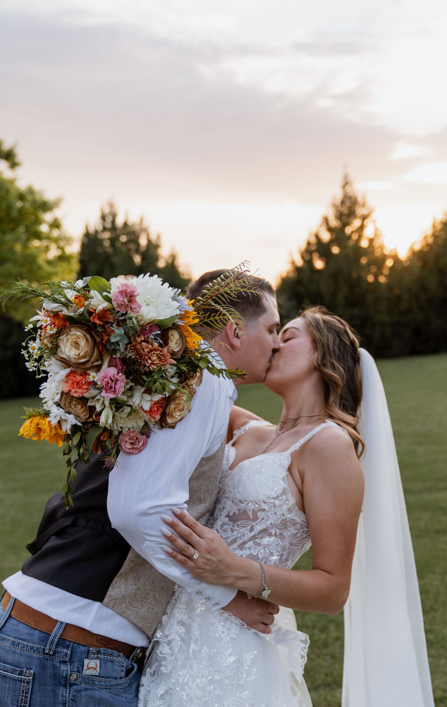 Sunset kisses for outdoor wedding in Lubbock, Texas