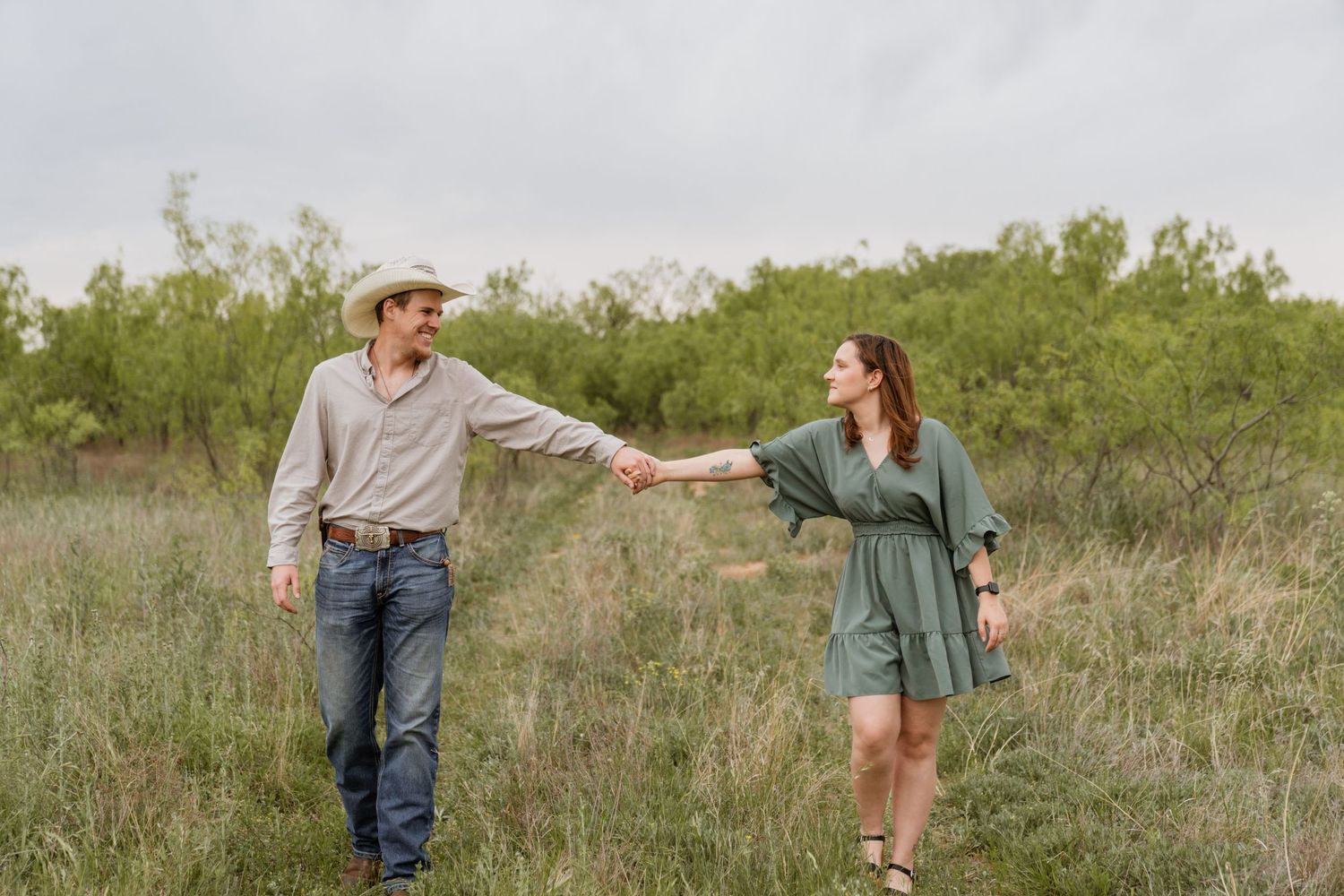 Fun couple session in nature in Sweetwater, Texas