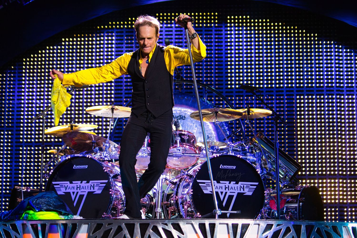 van halen david lee roth performance kansas city sandstone 2015