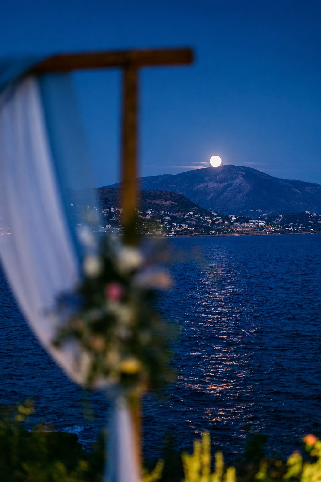 Island art and taste moon rising