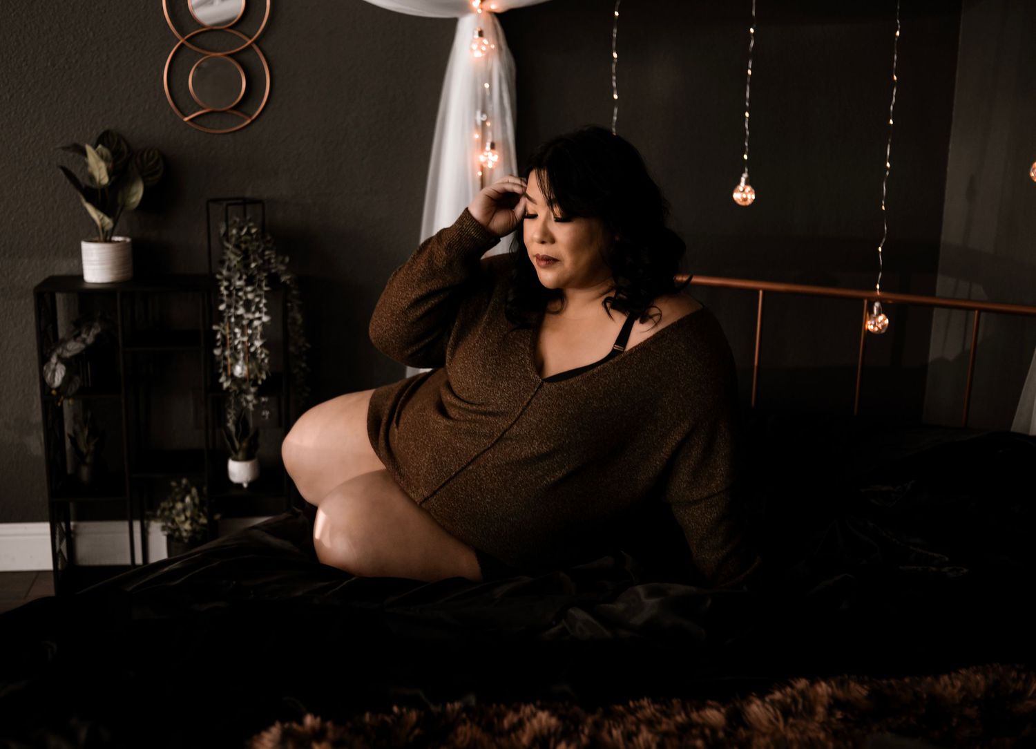 A moody, fine art boudoir photo designed to celebrate your power, grace, and individuality. Boudoir session with body jewelry, las Vegas