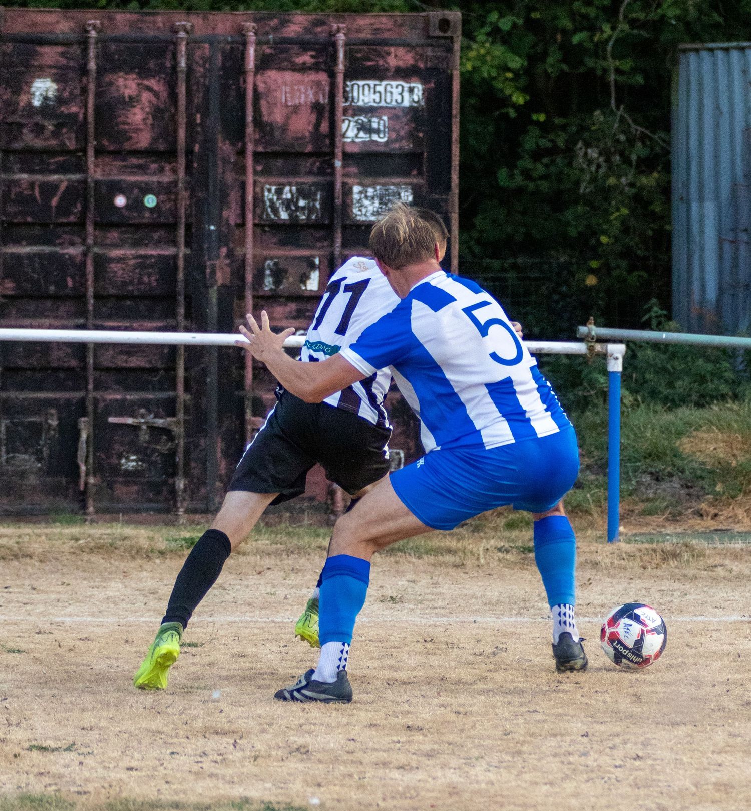 Amesbury town fc player and Bemerton heath harlequins fc player