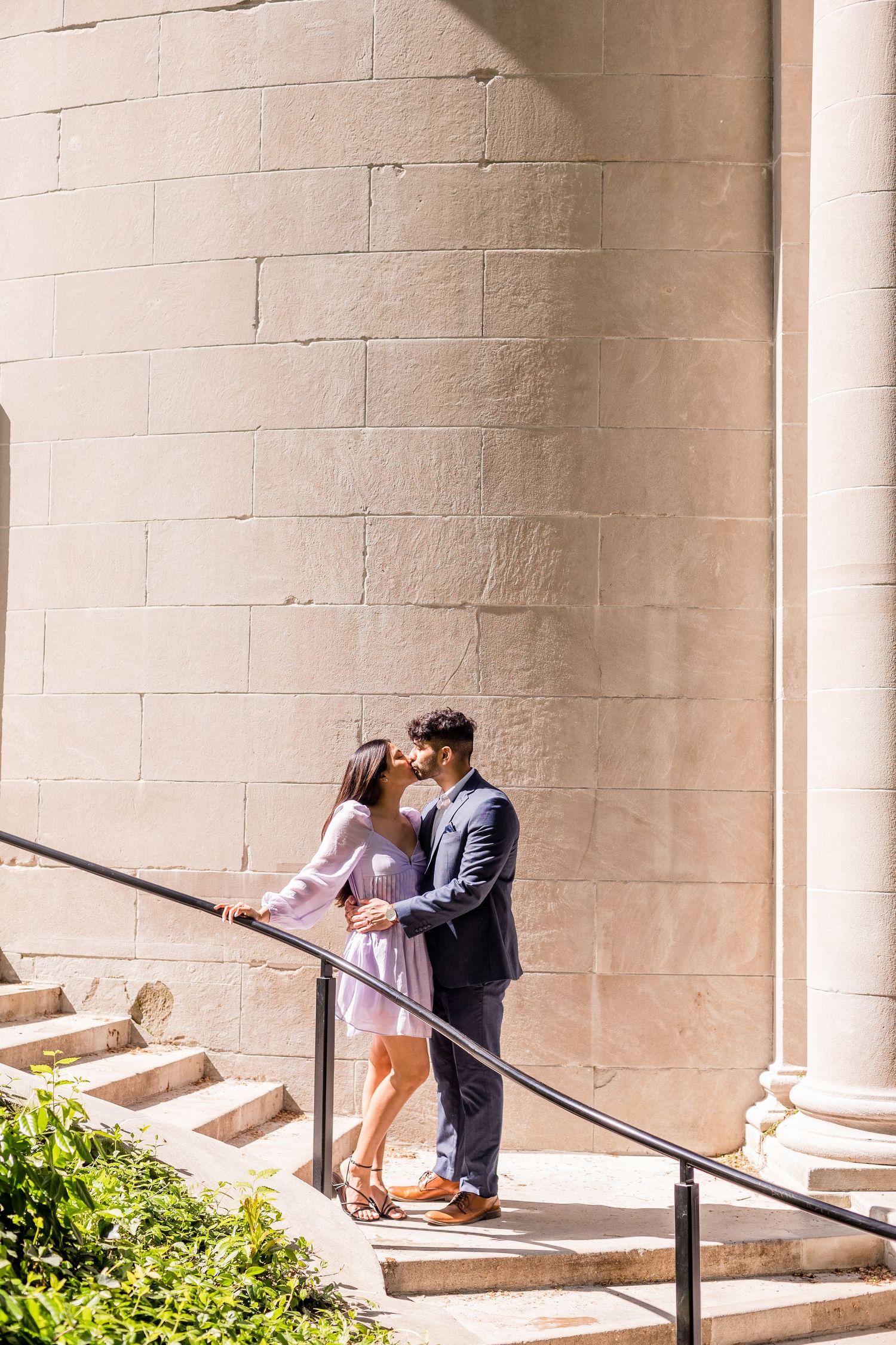 couple kissing