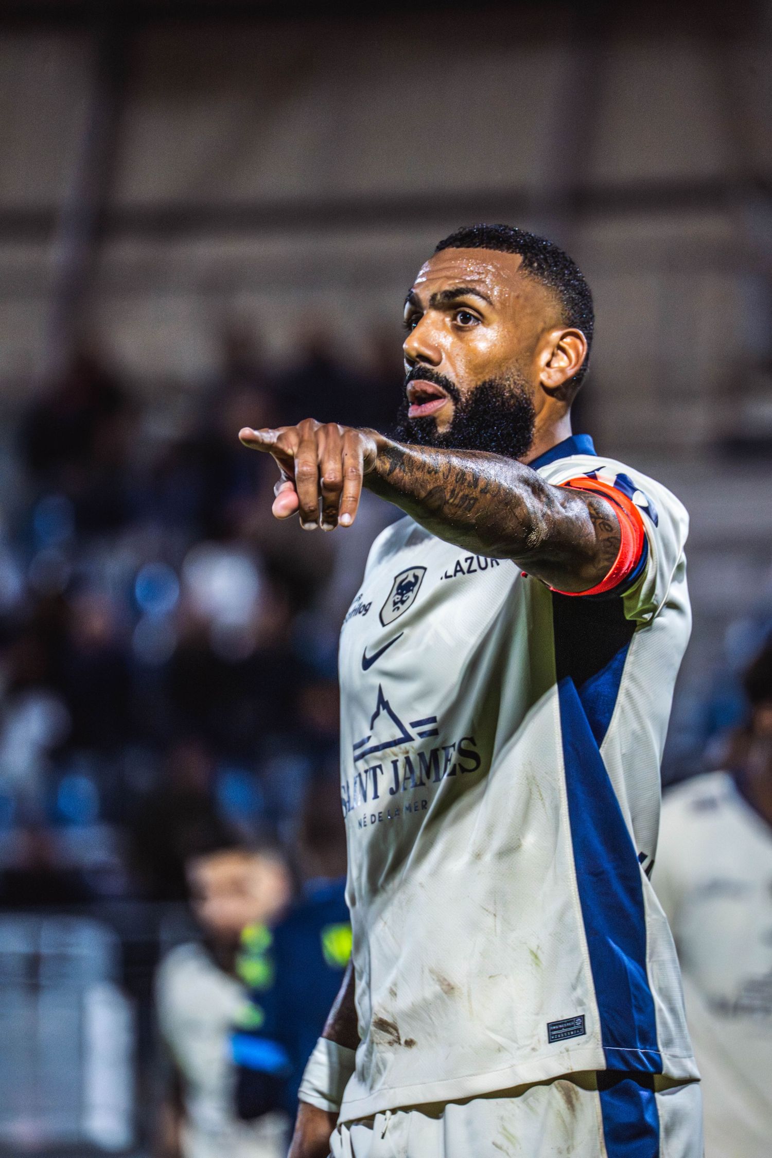 Photo de Yann M'vila jouant à caen