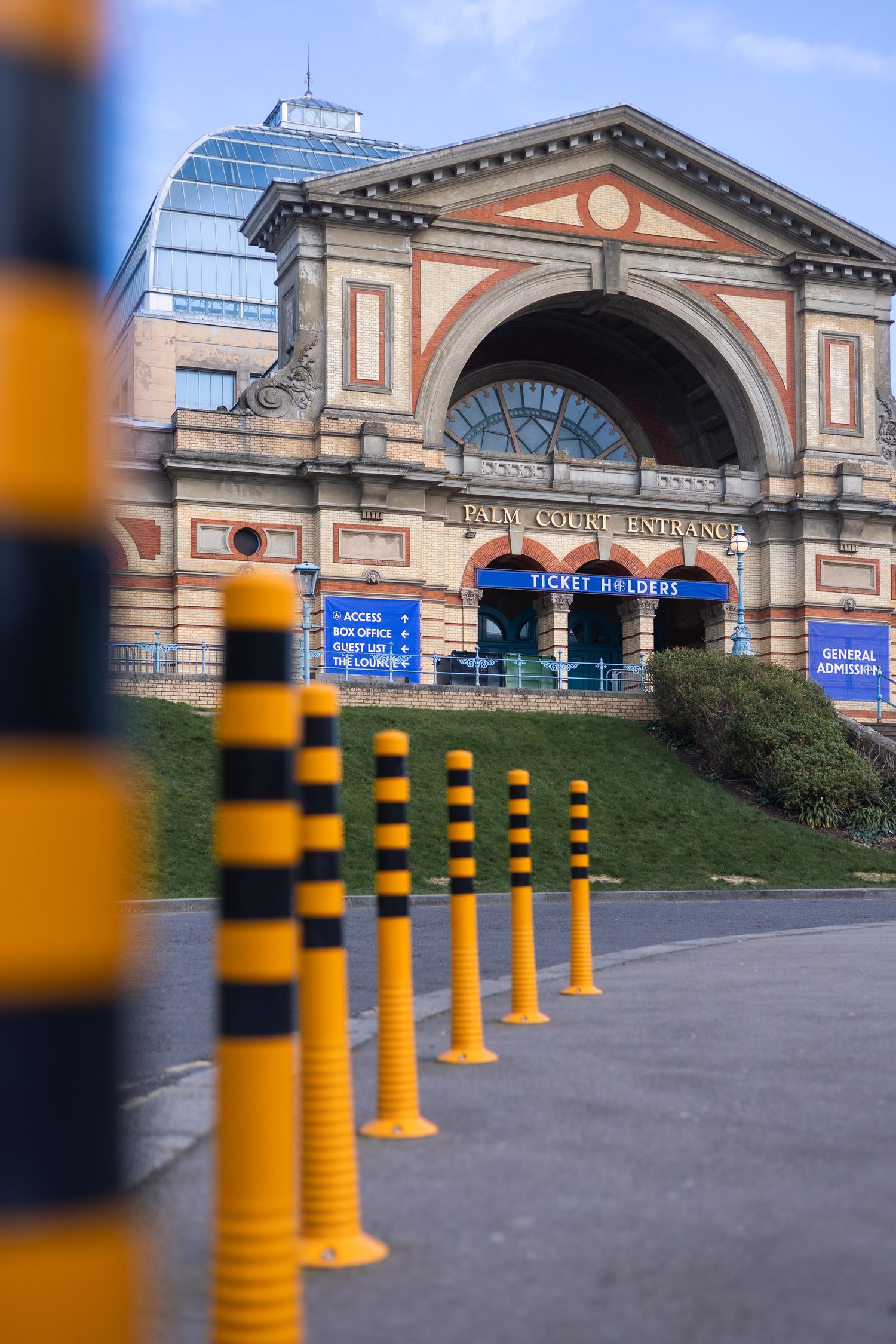 Leading lines of the bollards leading up to the magnificent and instantly recognisable Alexandra Palace.