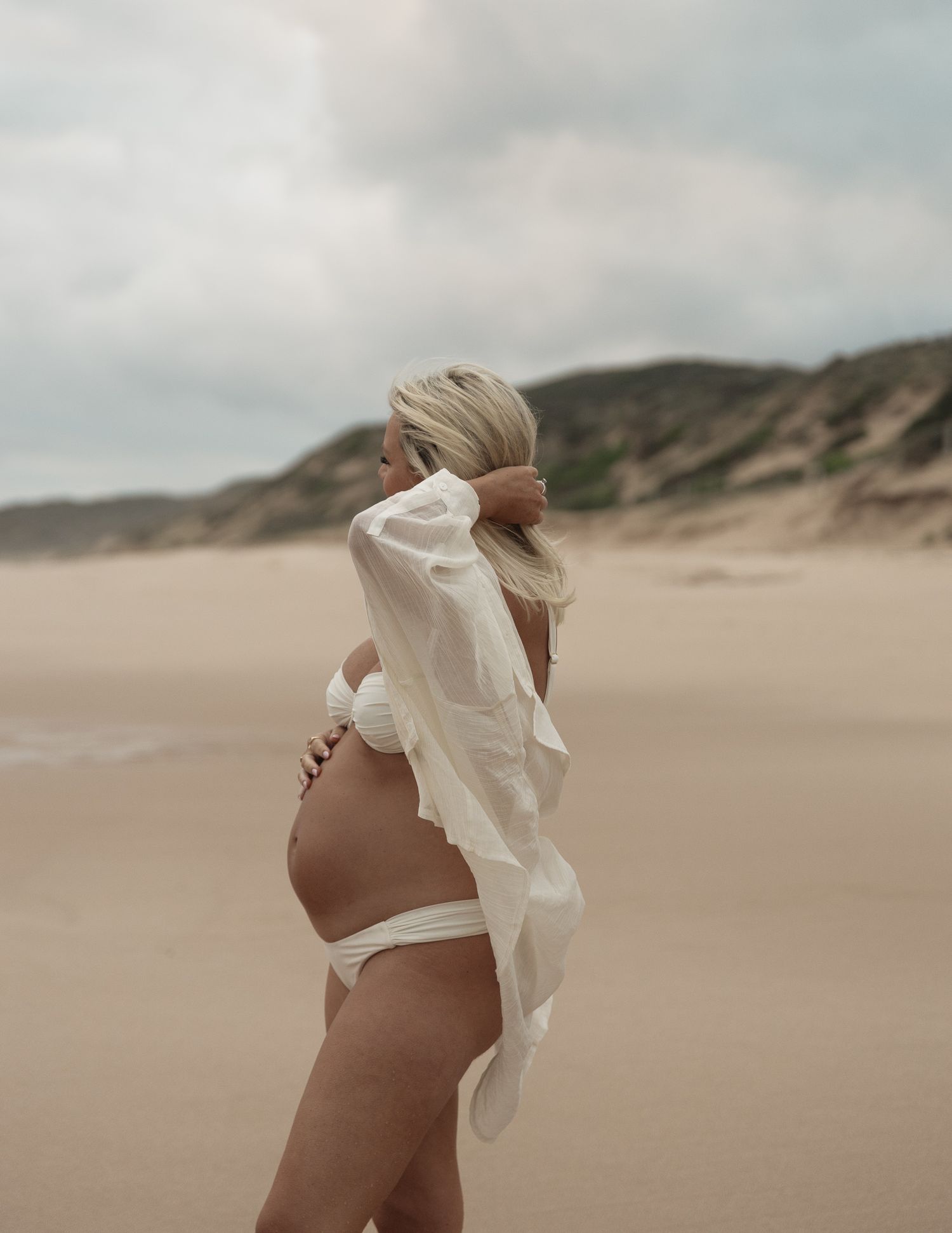 Beach maternity photoshoot NSW