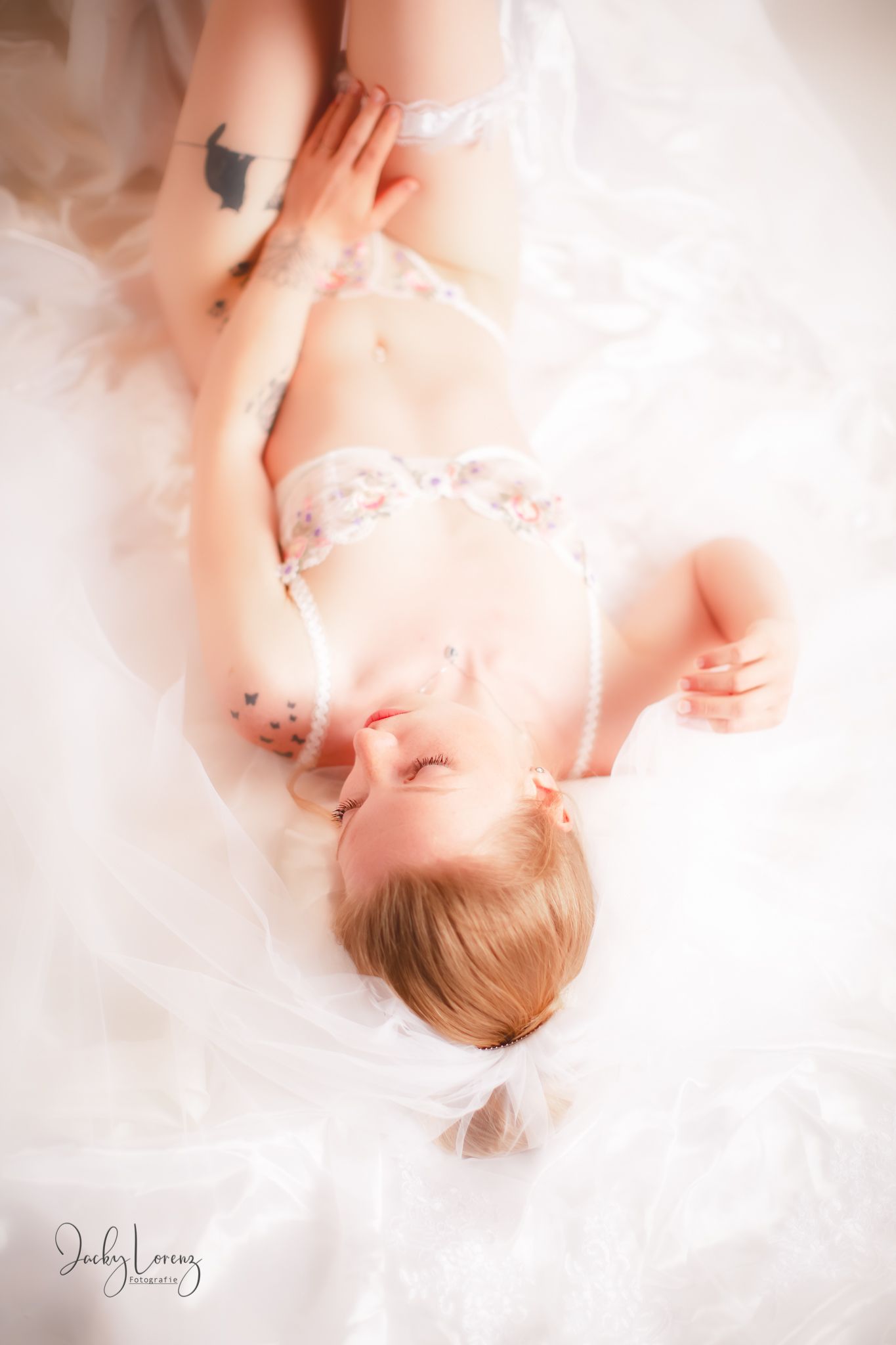 Boudoirfotografie in Andernach, Westerwald, Koblenz & Umgebung
Ein Braut-Boudoirshooting als sinnliche Erinnerung