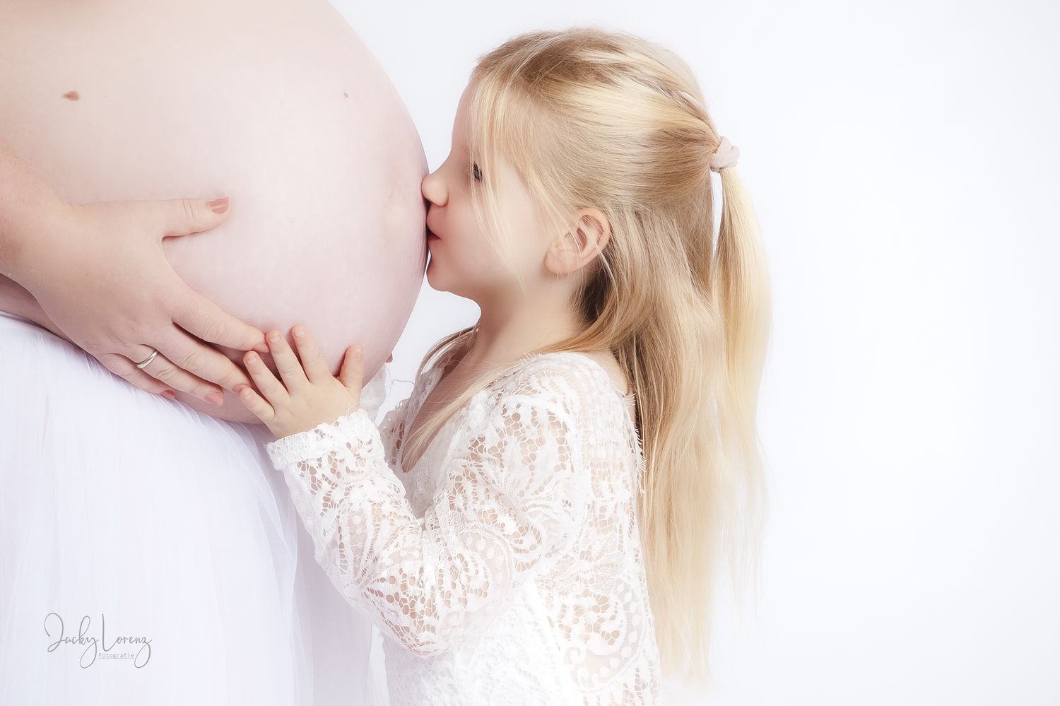 Babybauchfotografie in Andernach, Westerwald, Koblenz, Neuwied & Umgebung