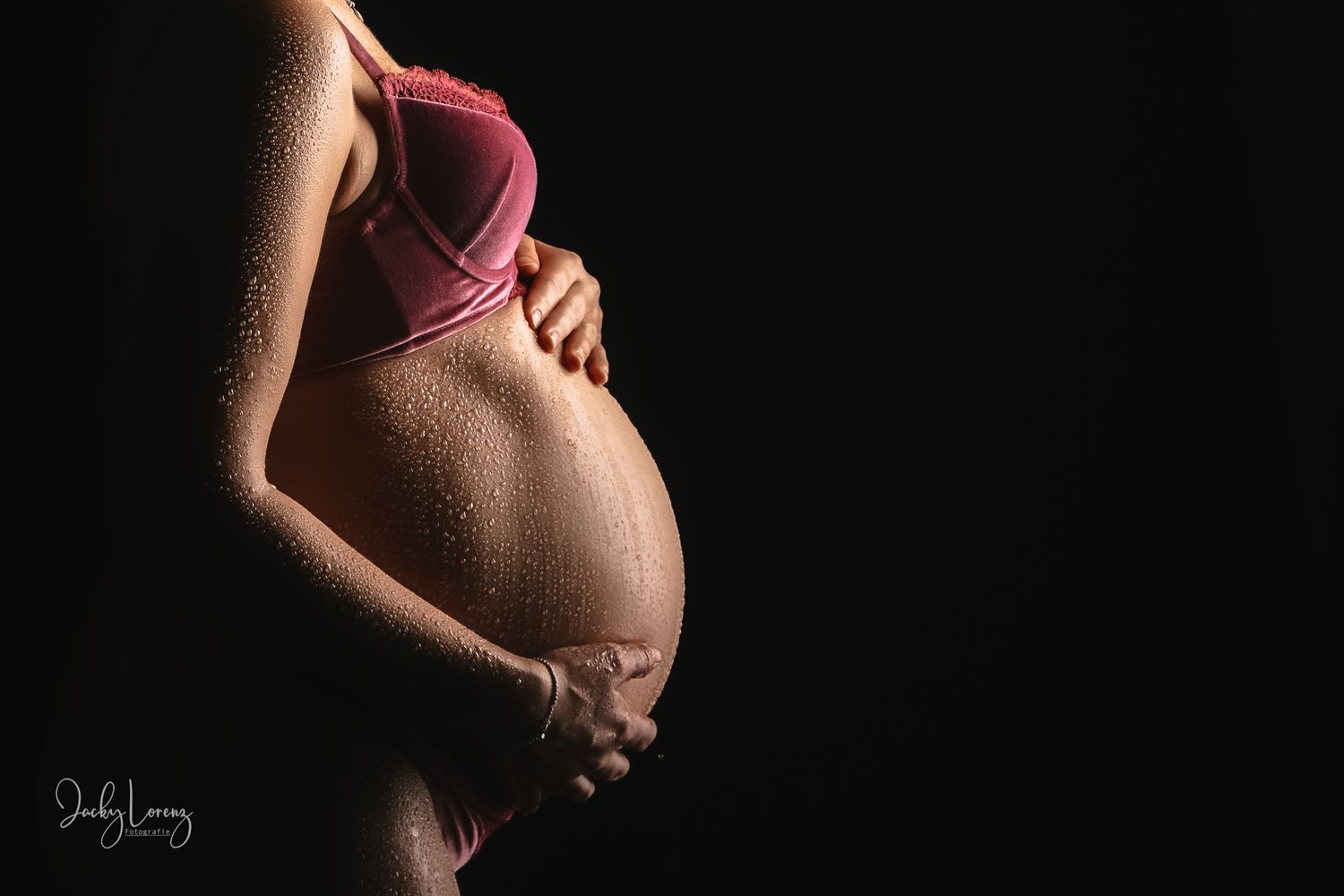 Babybauchfotografie in Andernach, Westerwald, Koblenz, Neuwied & Umgebung