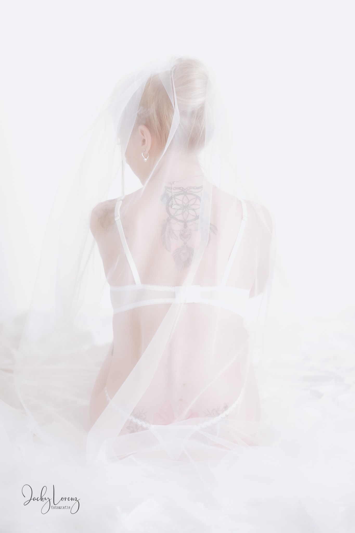 Boudoirfotografie in Andernach, Westerwald, Koblenz & Umgebung
Ein Braut-Boudoirshooting als sinnliche Erinnerung