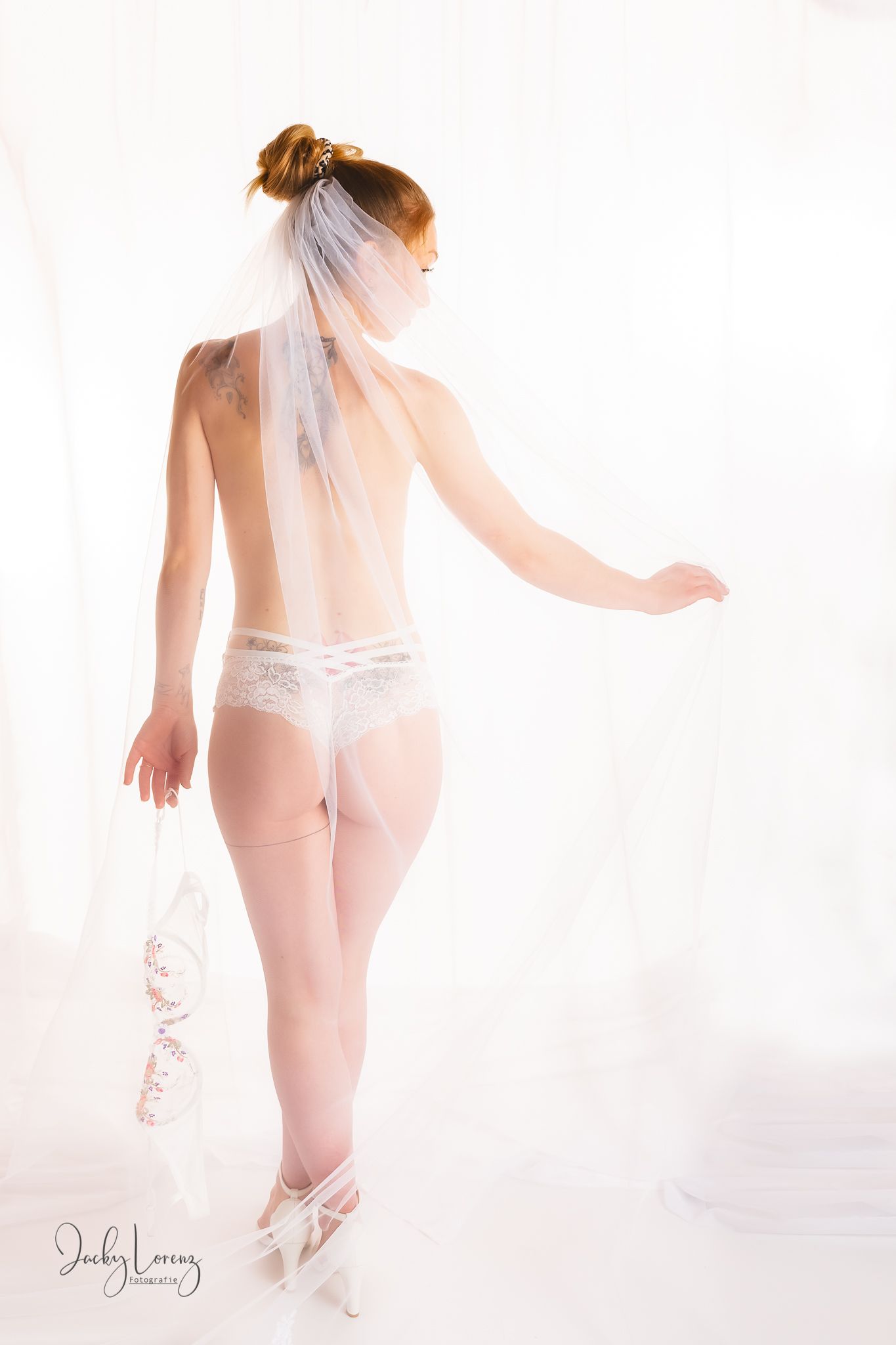 Boudoirfotografie in Andernach, Westerwald, Koblenz & Umgebung
Ein Braut-Boudoirshooting als sinnliche Erinnerung