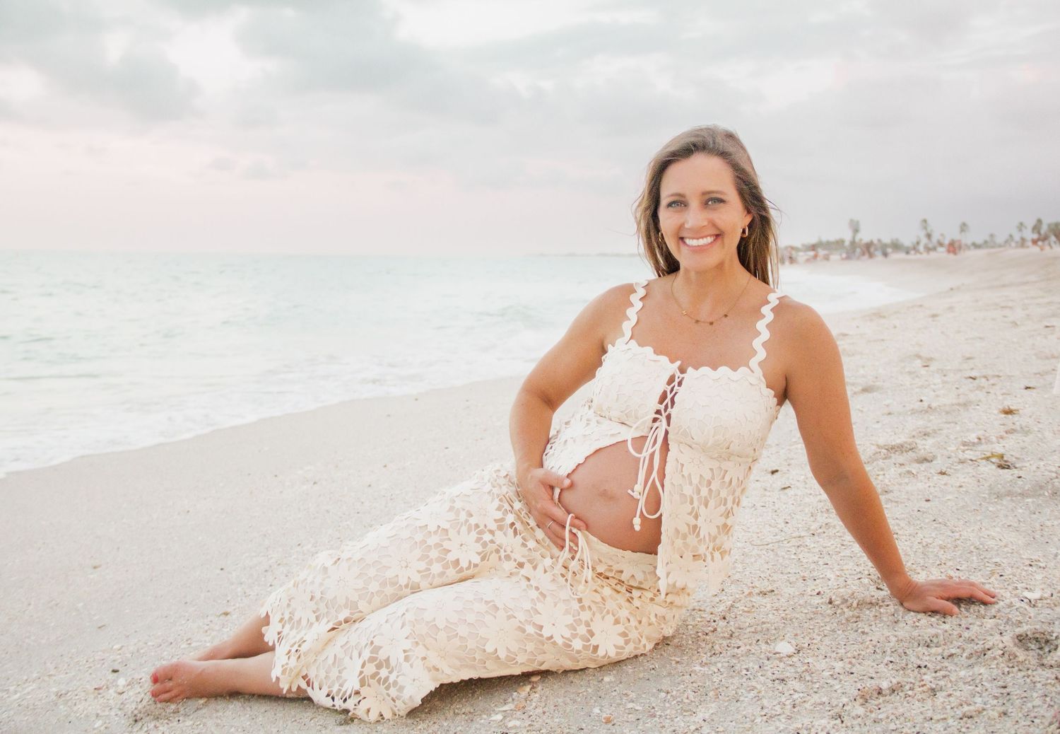 Maternity photos on the beach