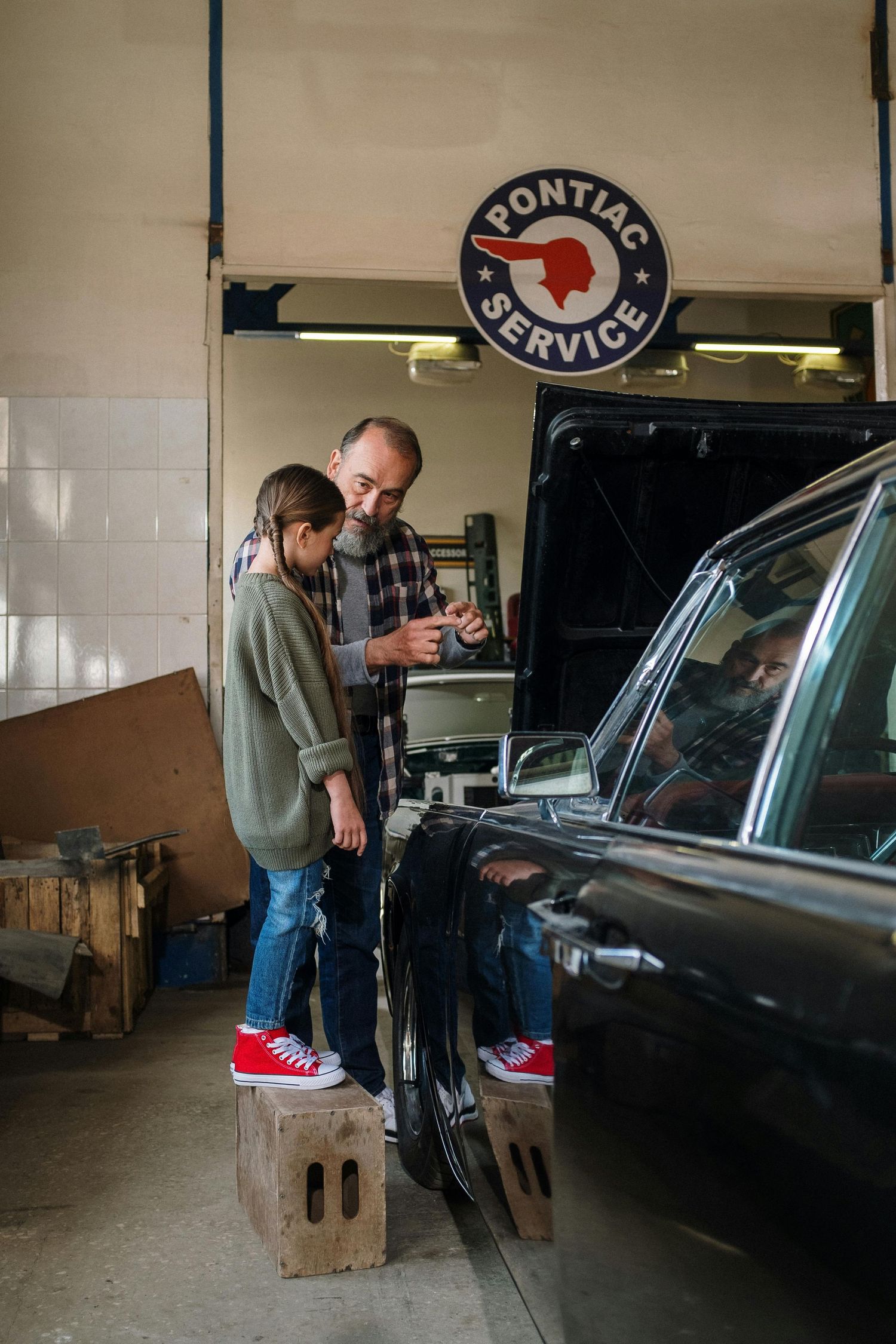 Kid learning automotive