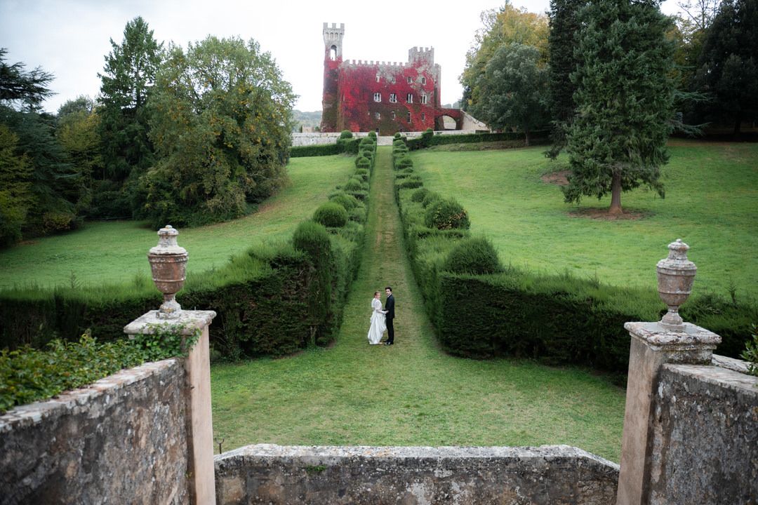 Wedding at Castello di Celsa at a destination wedding in italy. Destination wedding photographer italy