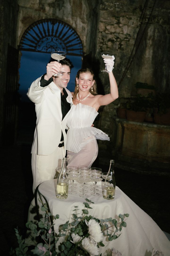 Wedding at Castello di Celsa at a destination wedding in italy. Destination wedding photographer italy