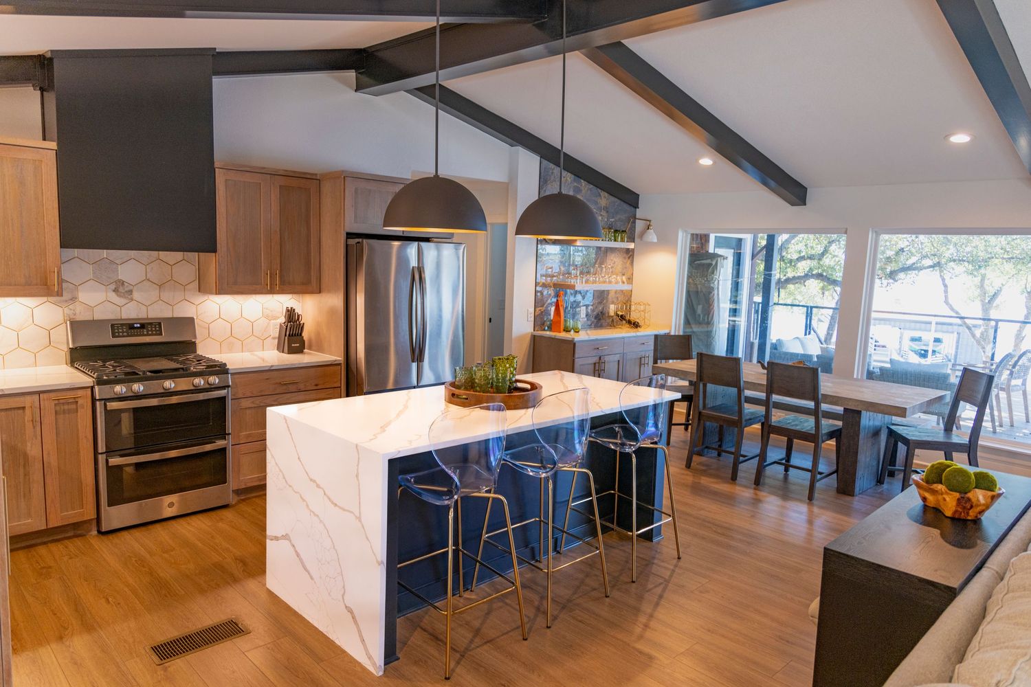 Scenic kitchen with giant white island