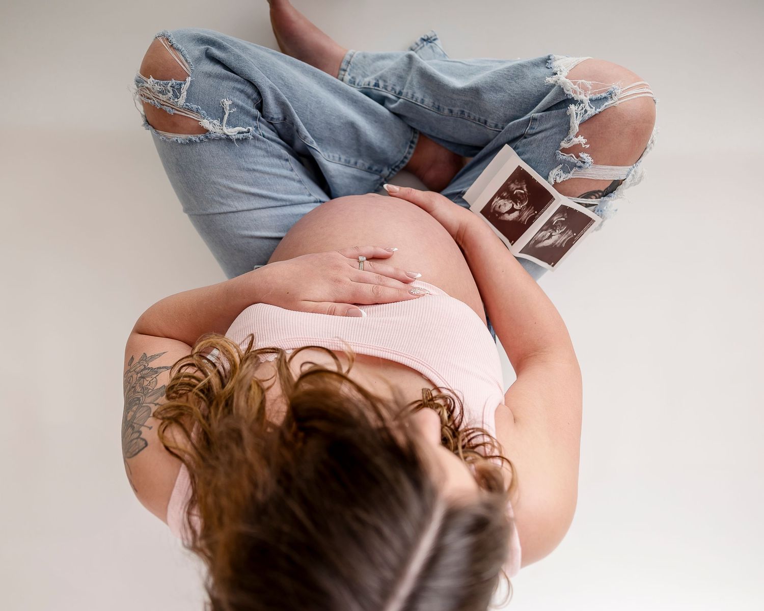 Regina Family Photographer specializing in family, maternity, graduation, couples & fall mini sessions in Regina and area.